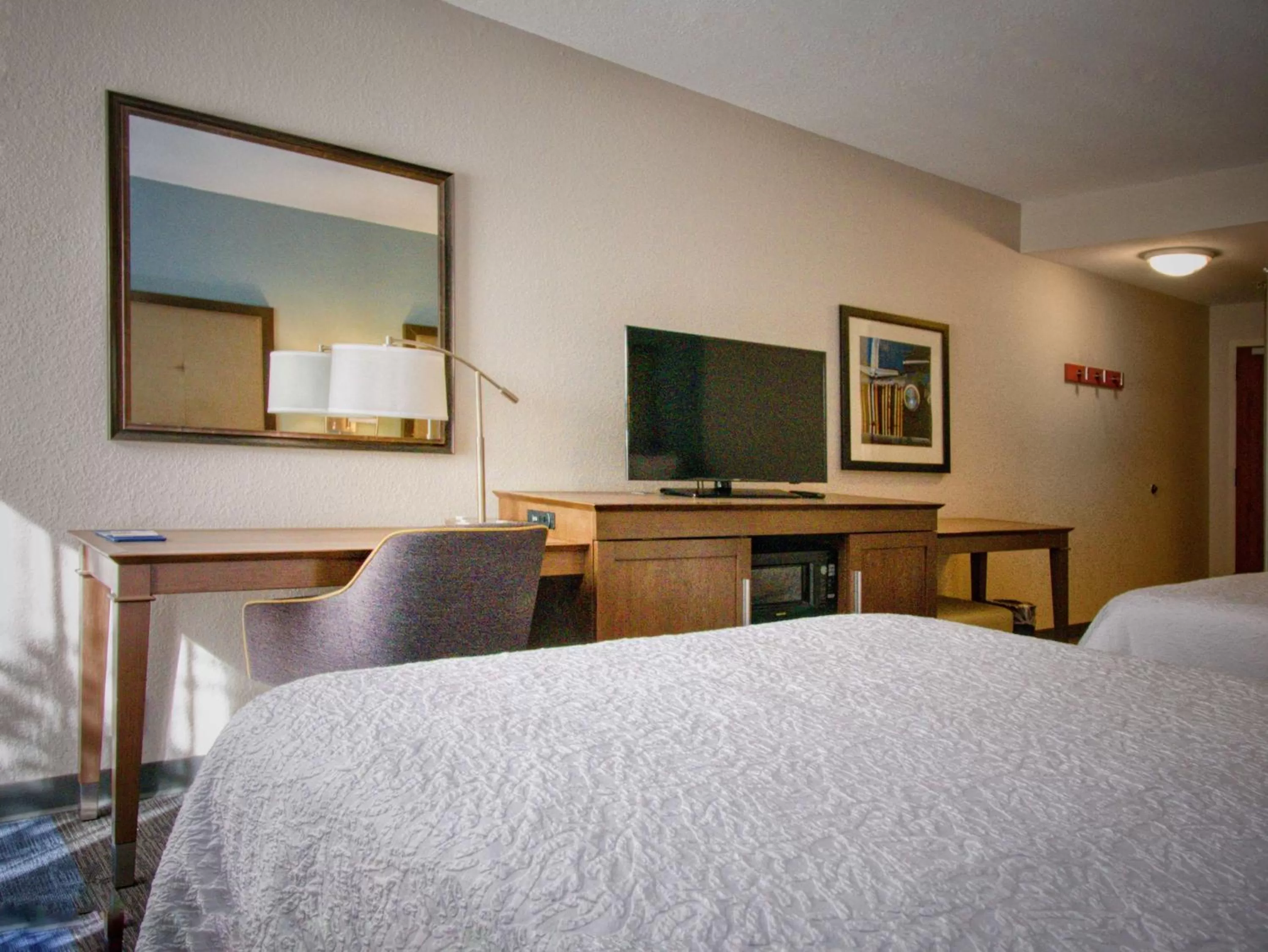 Bedroom, Bed in Hampton Inn Edmond