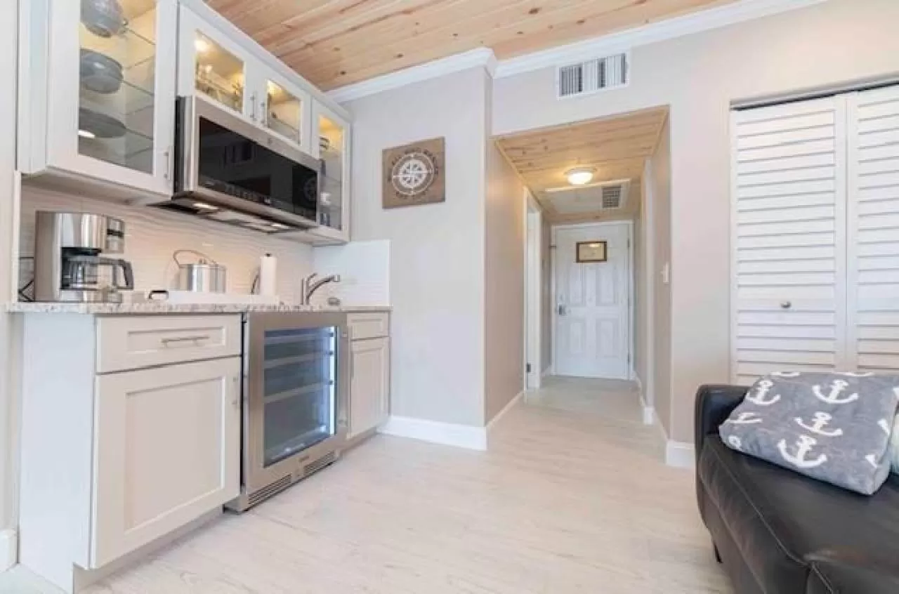 Kitchen/Kitchenette in Inn at Camachee Harbor View 14