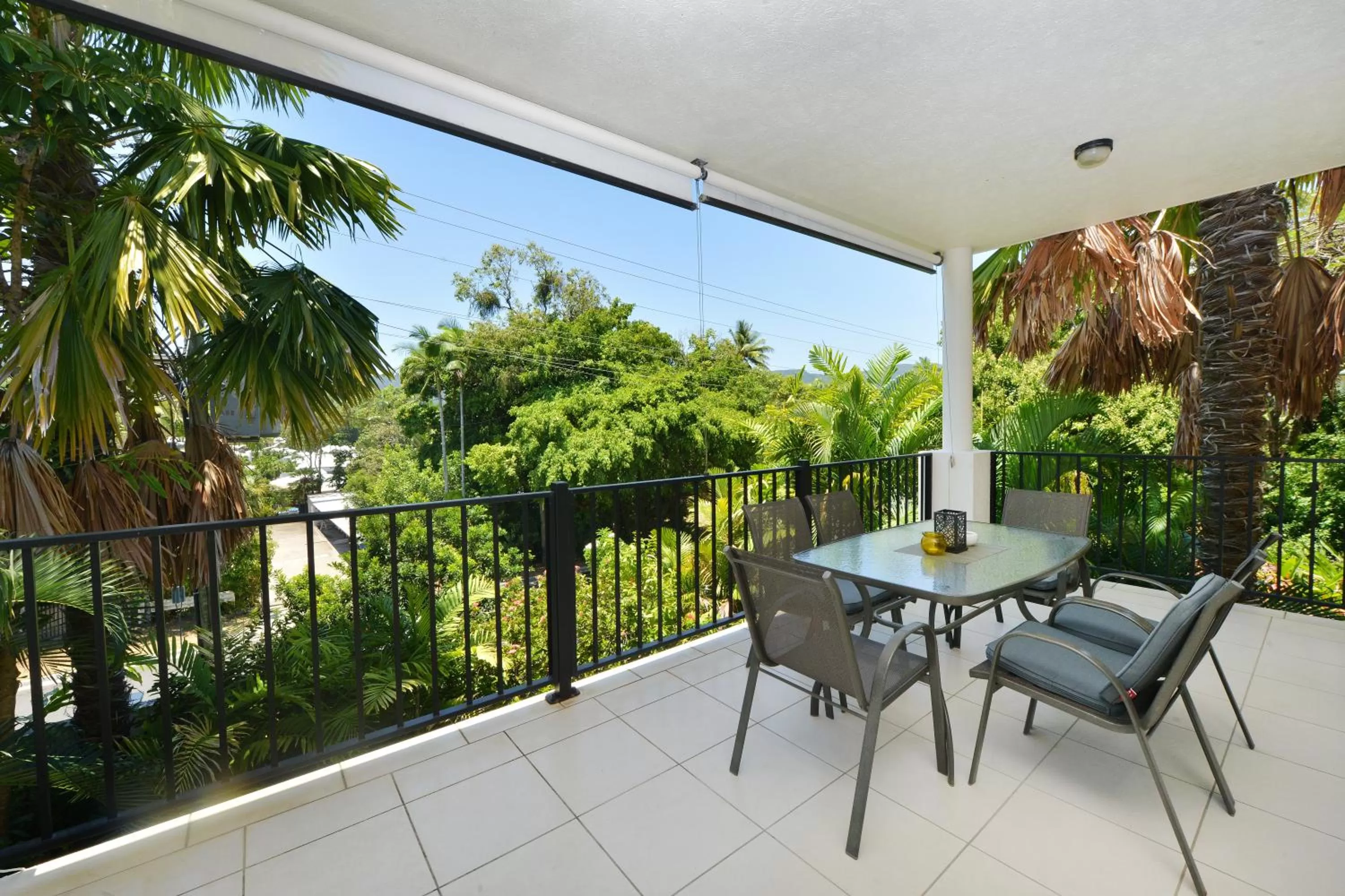 Garden in Bellevue At Trinity Beach