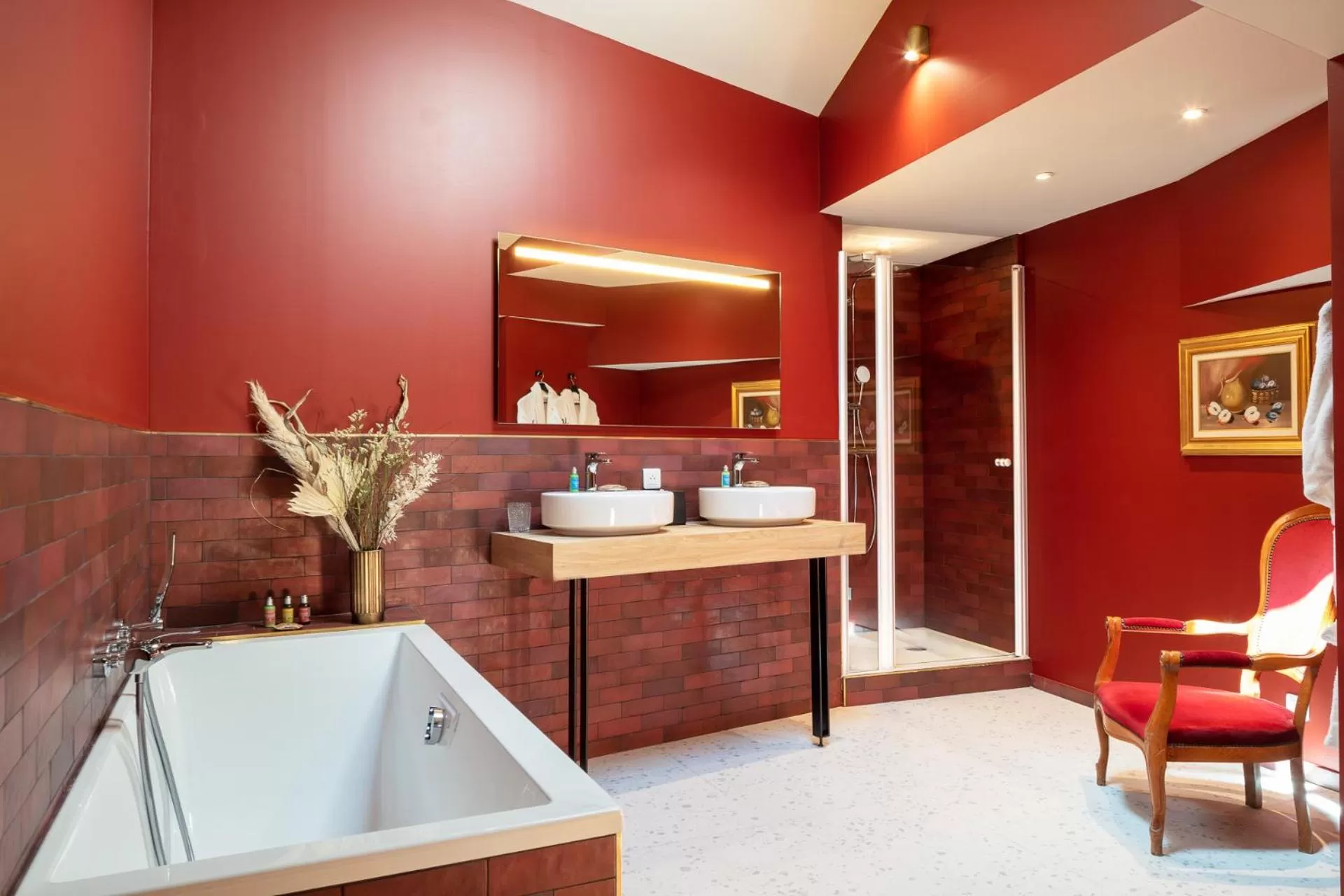 Bathroom in Margaret - Hôtel Chouleur