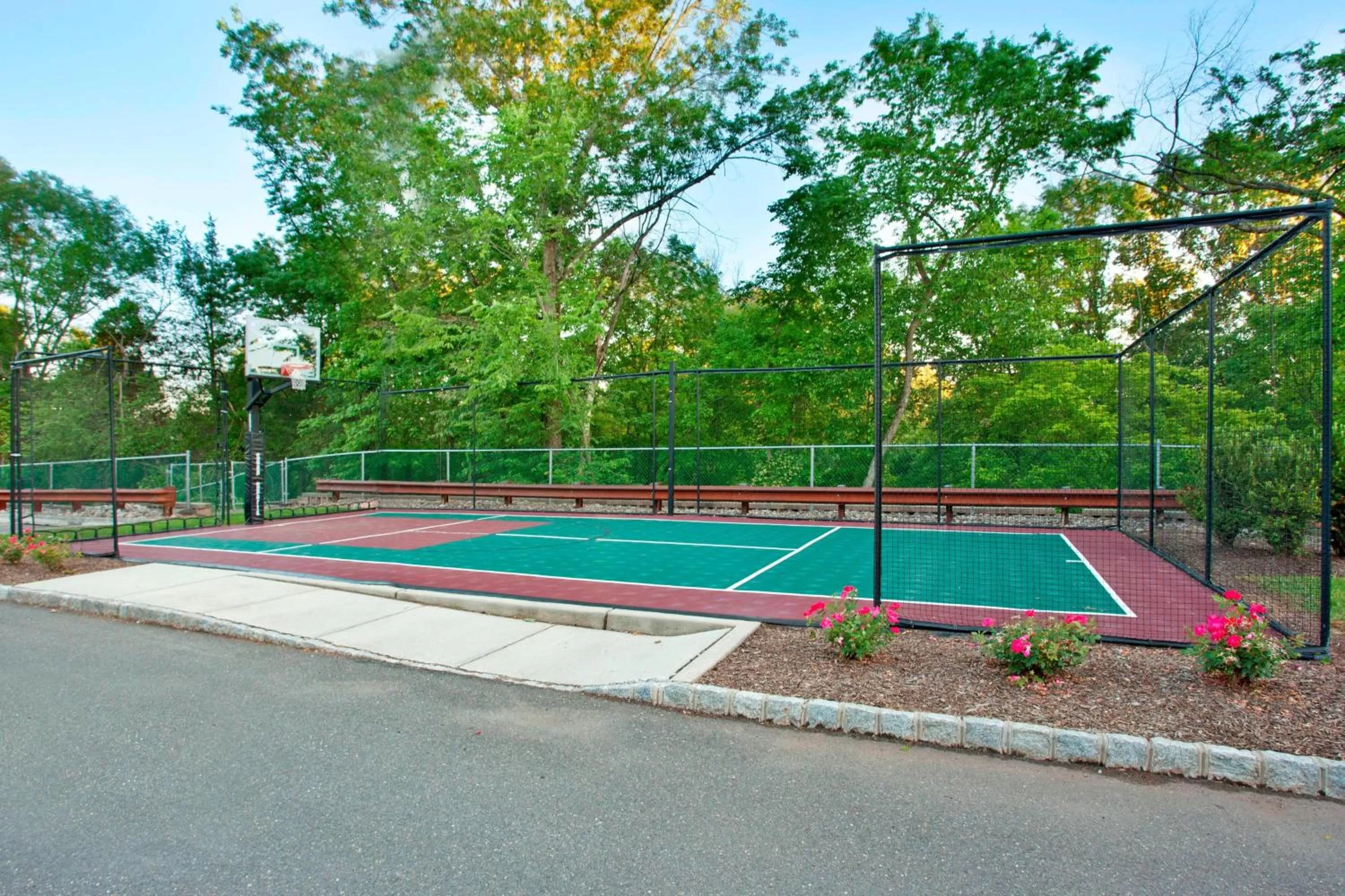 Tennis court in Residence Inn Bridgewater Branchburg