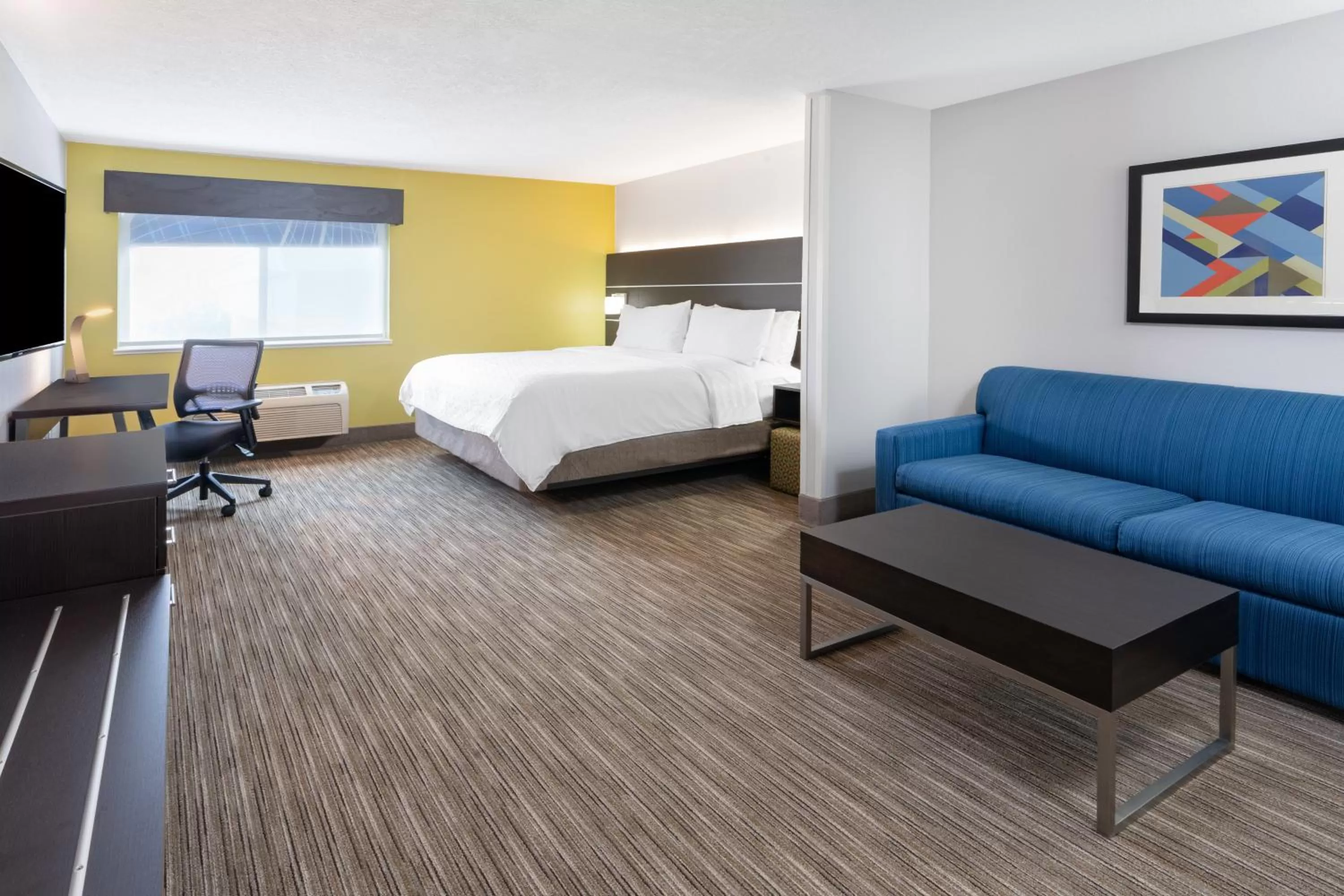 Photo of the whole room, Bed in Holiday Inn Express Hotel & Suites Albuquerque - North Balloon Fiesta Park by IHG