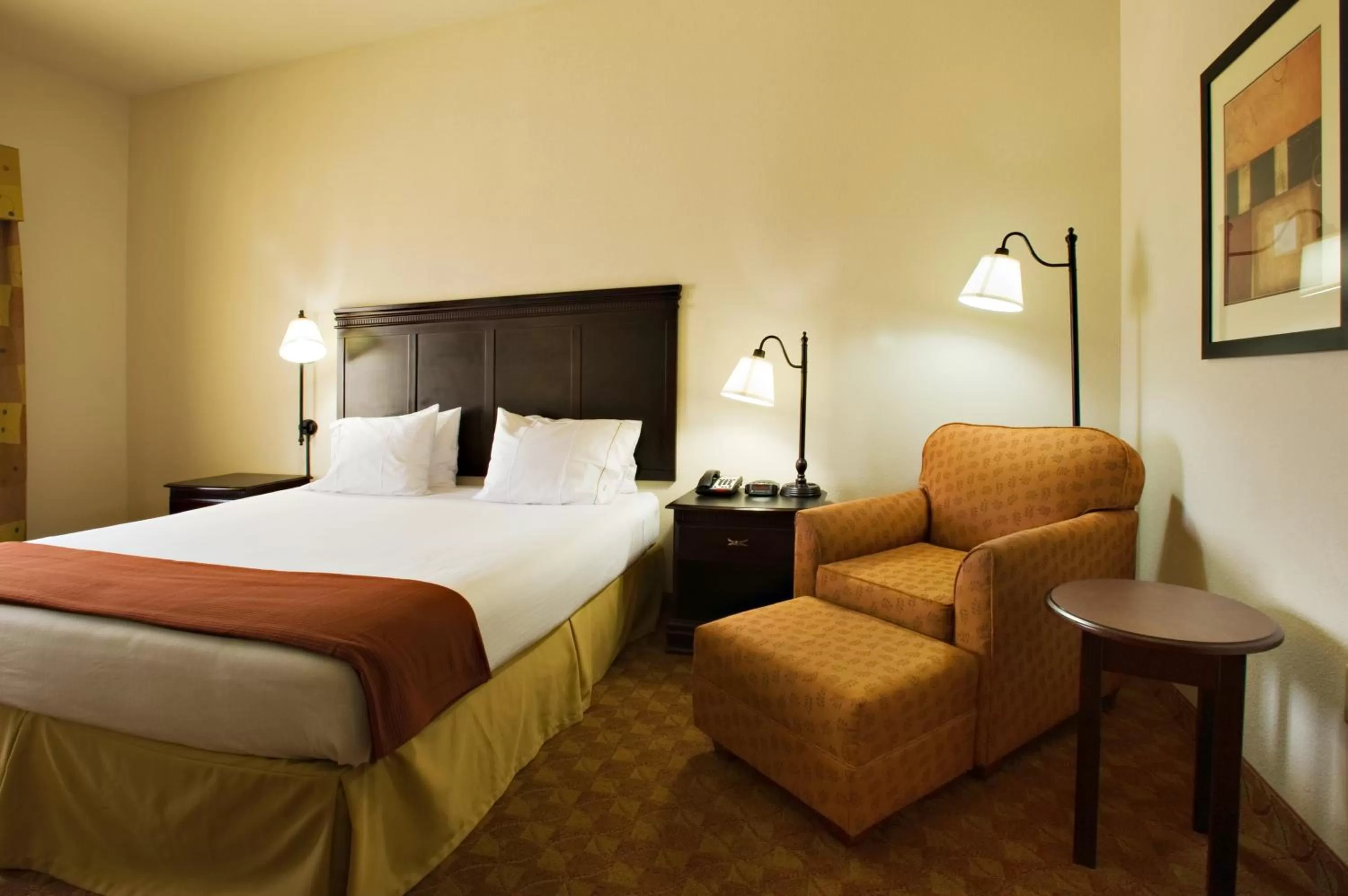 Photo of the whole room, Bed in Holiday Inn Express Sweetwater by IHG