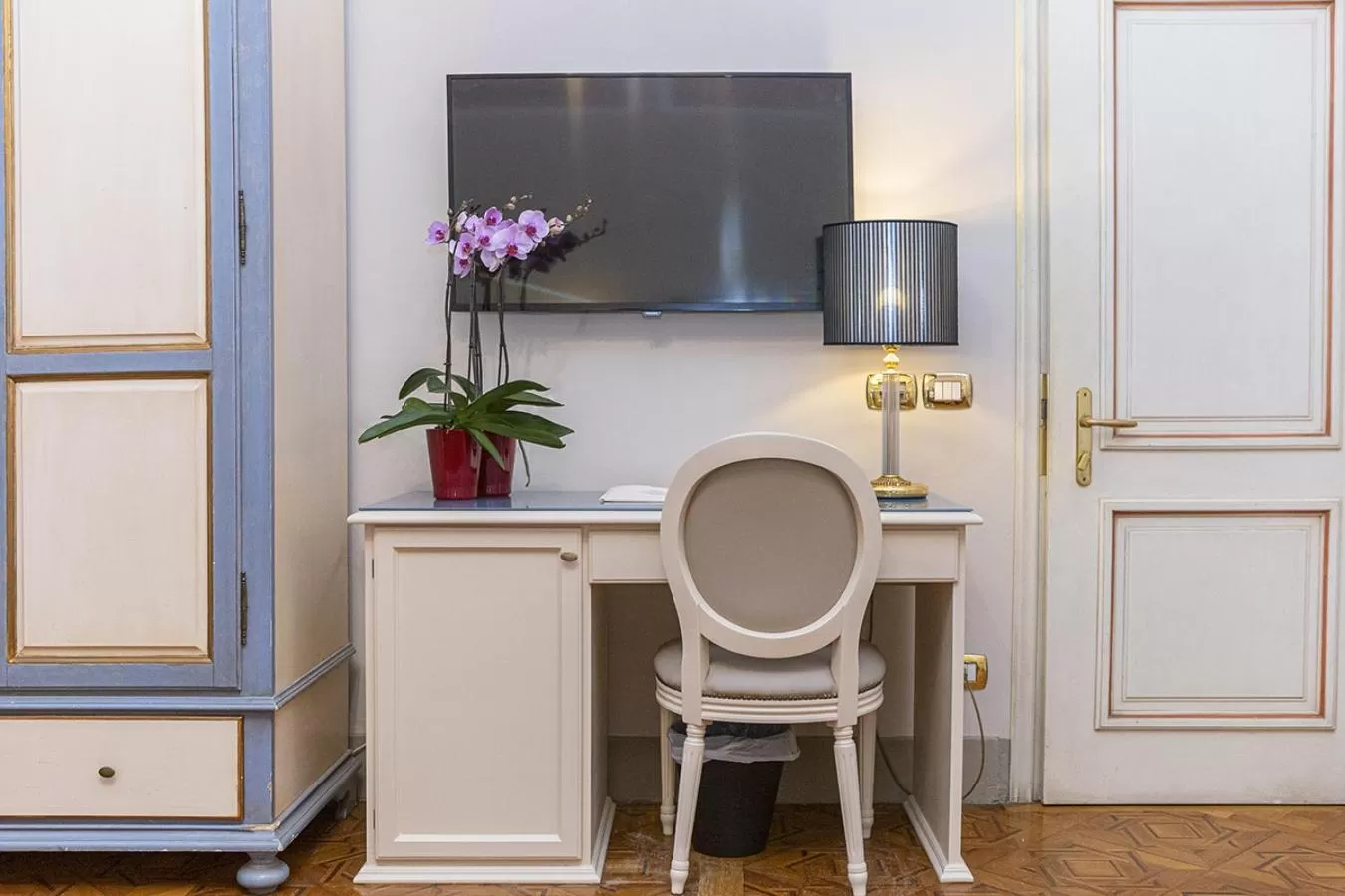 Decorative detail in Hotel Donatello