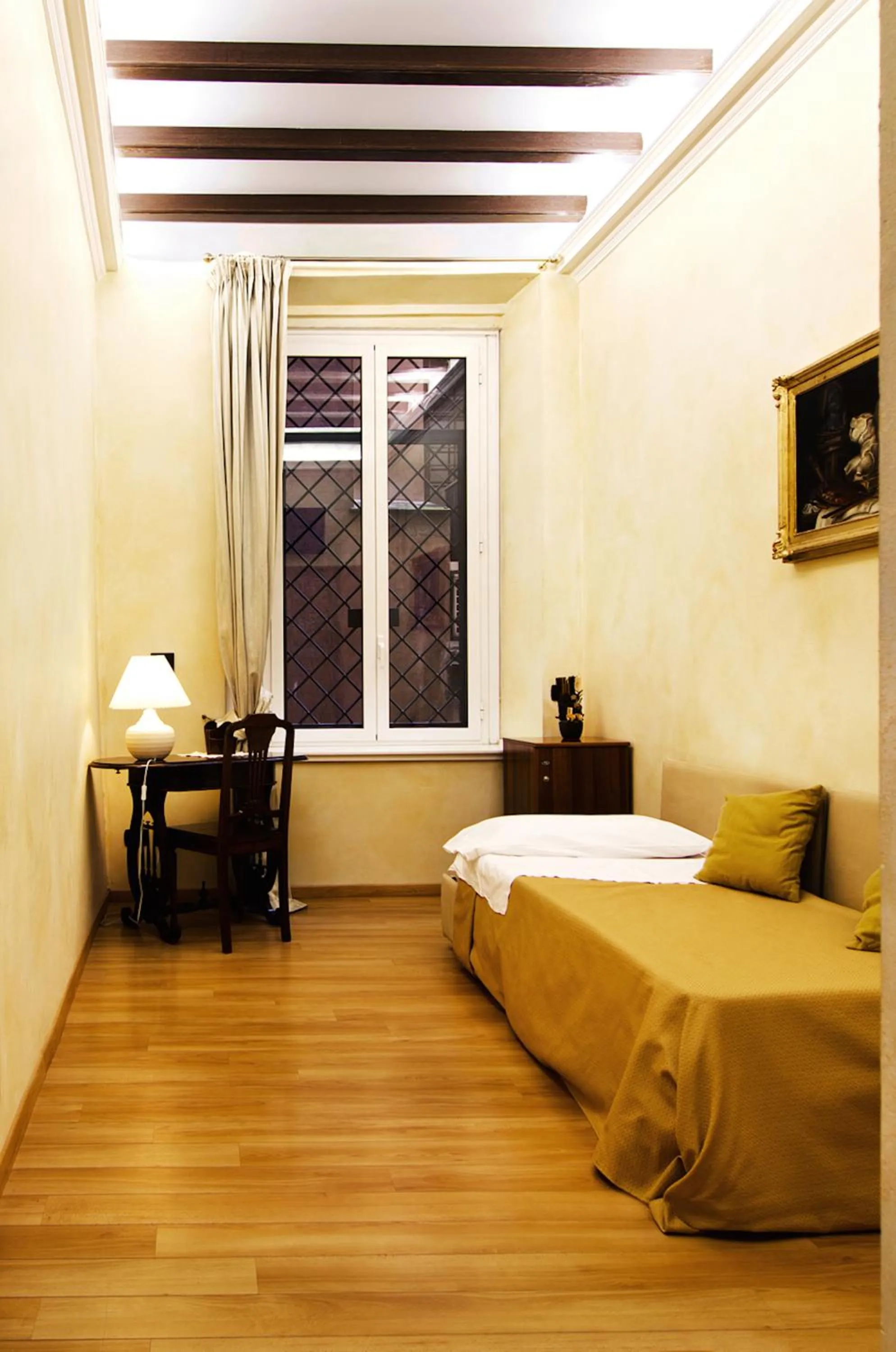 Photo of the whole room, Bed in Cenci Bed & Breakfast Fontana di Trevi
