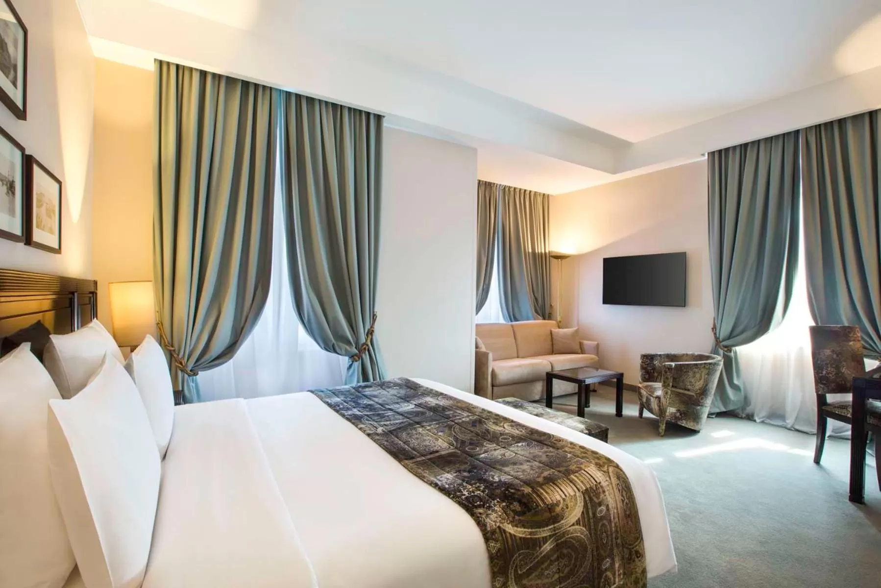 Bedroom, Bed in Hôtel Régent Contades