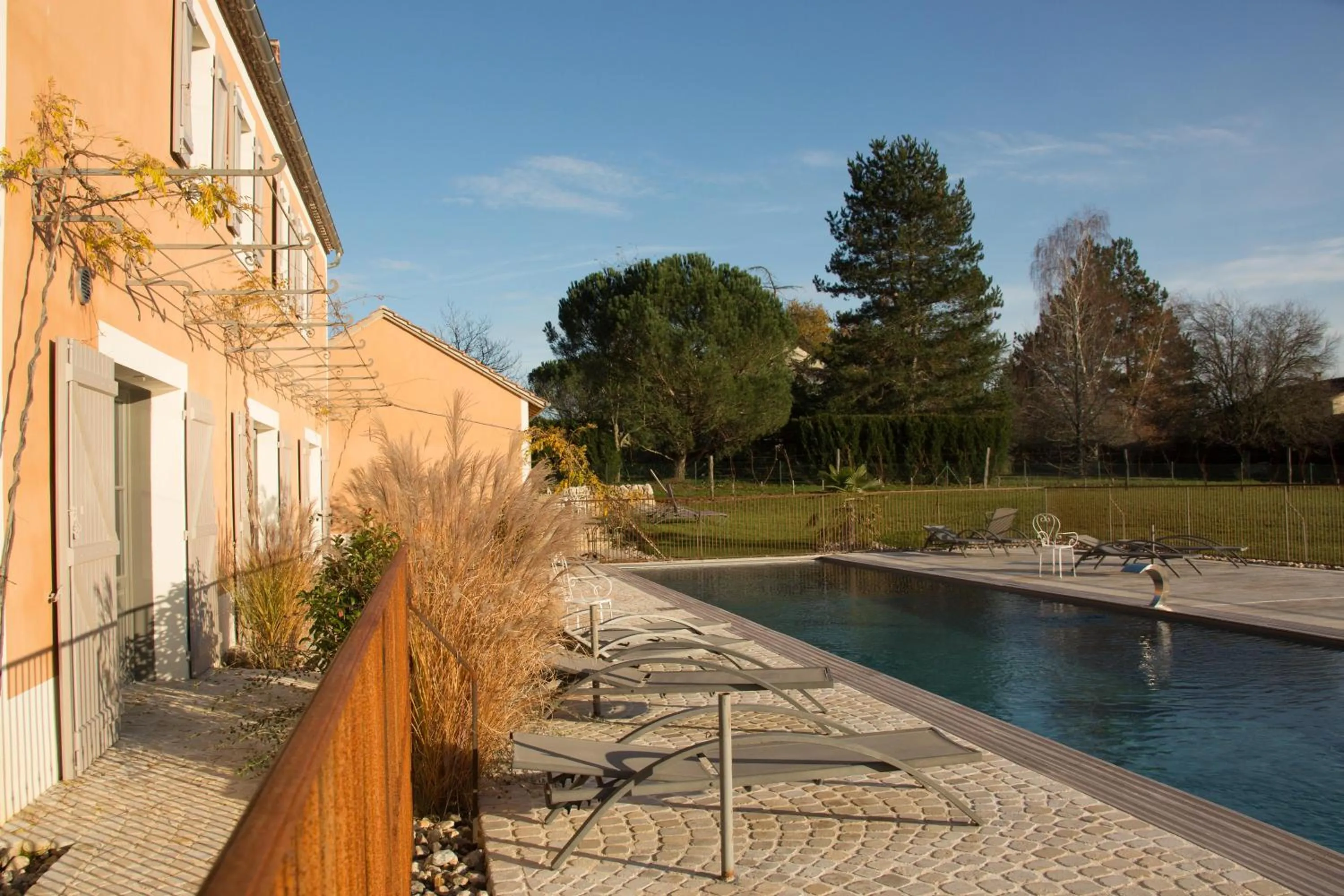 Swimming pool in Hôtel-Spa Le Saint Cirq