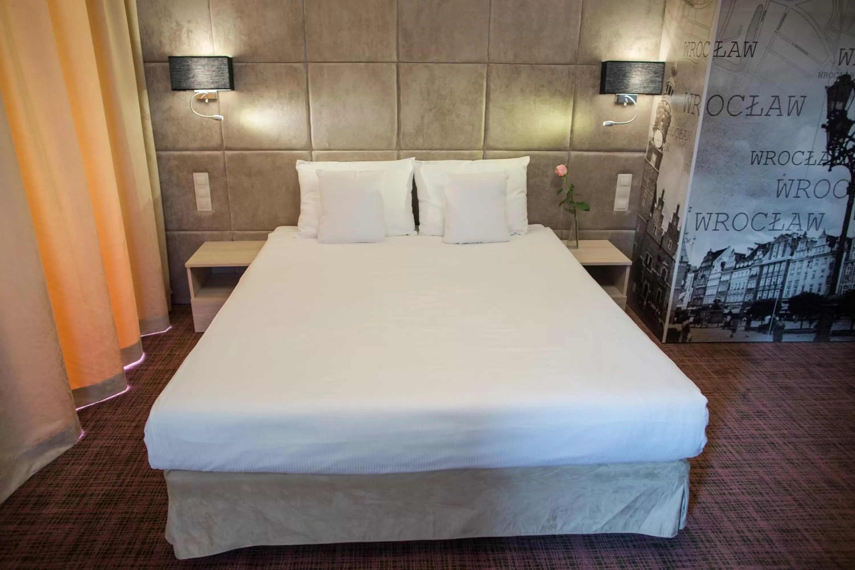 Bedroom, Bed in Citi Hotel's Wrocław