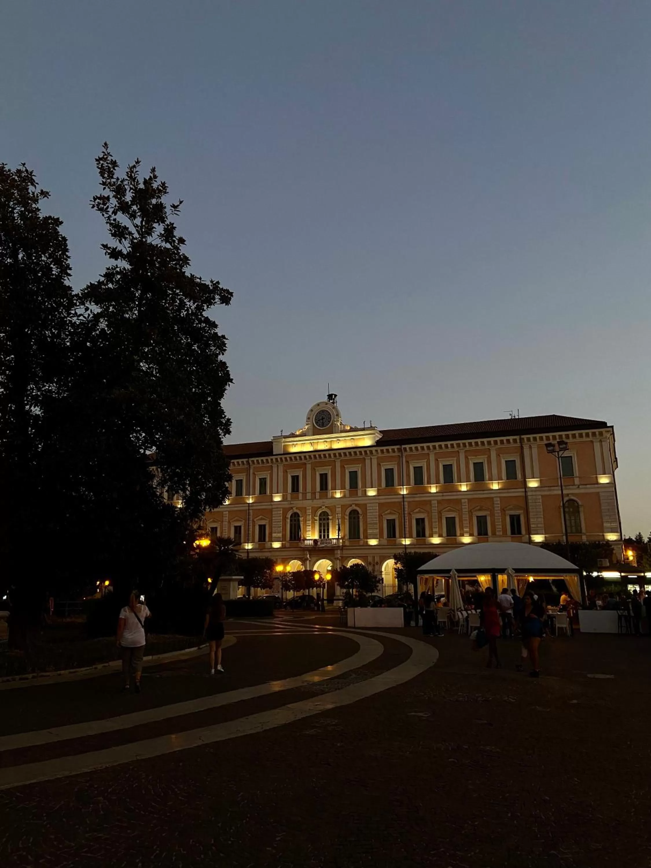 Night in Monfort Club B&B