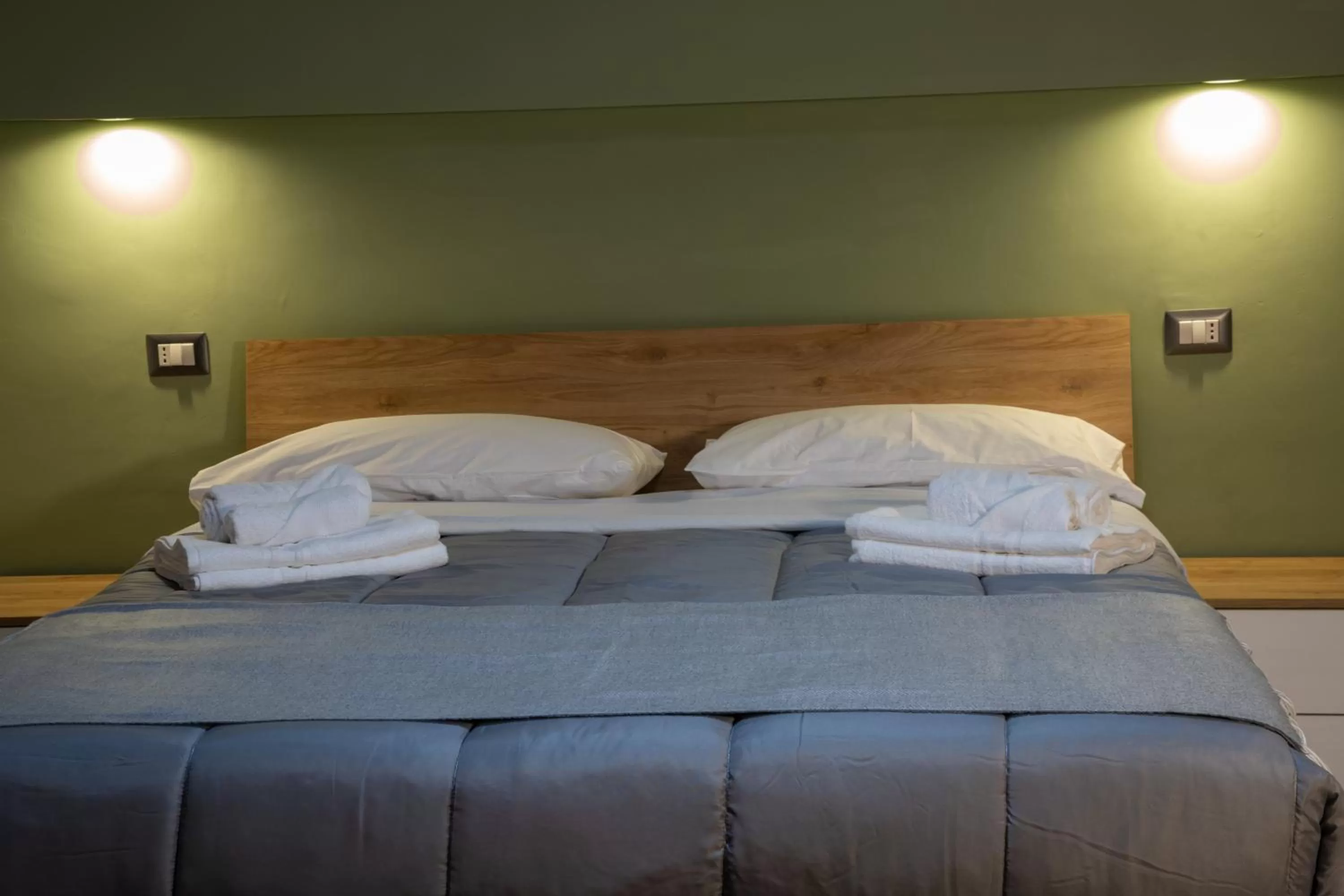 Bedroom, Bed in Dolce Vita