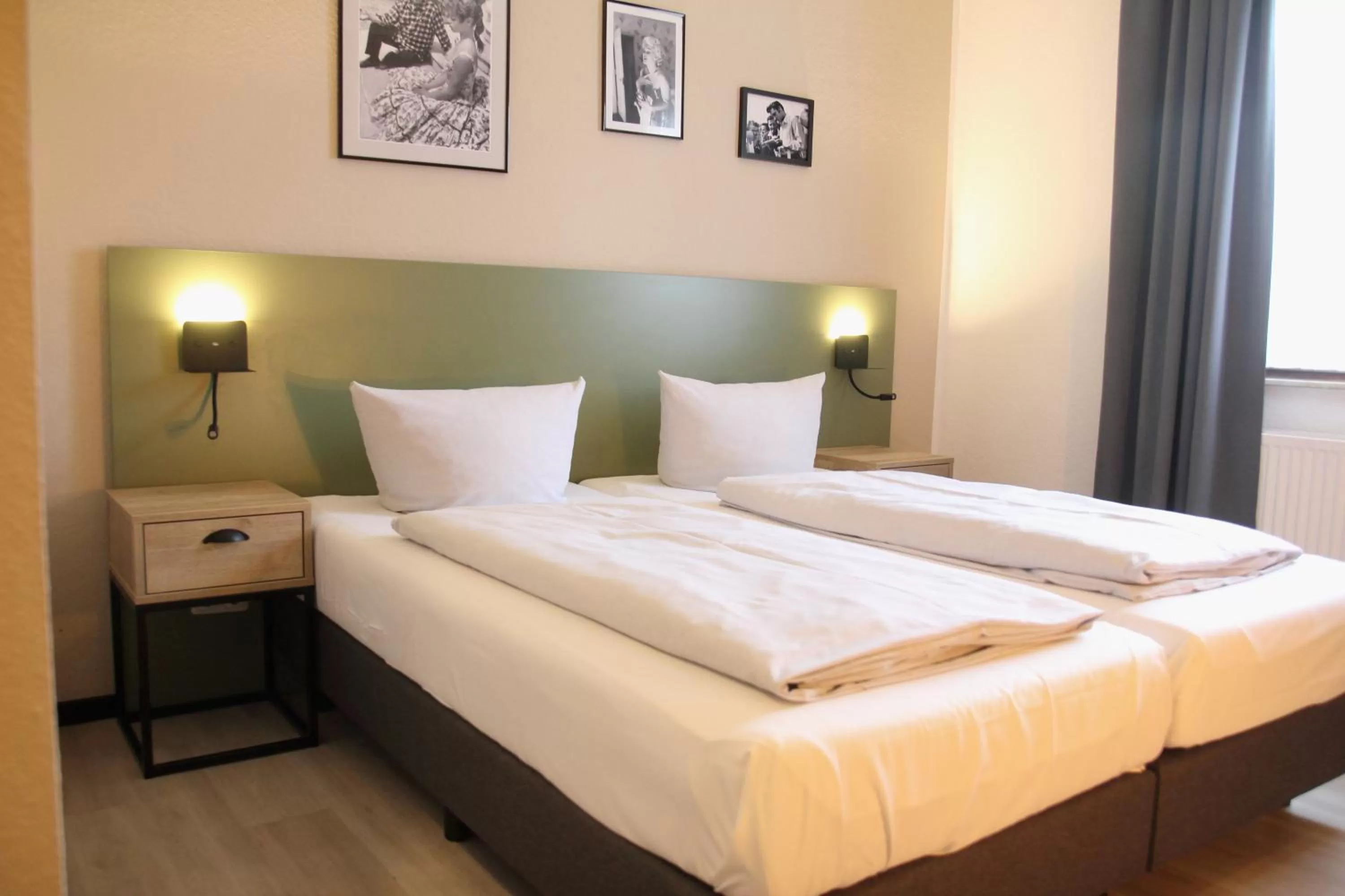 View (from property/room), Bed in zeitlos Hotel und Restaurant am Fuchsbach