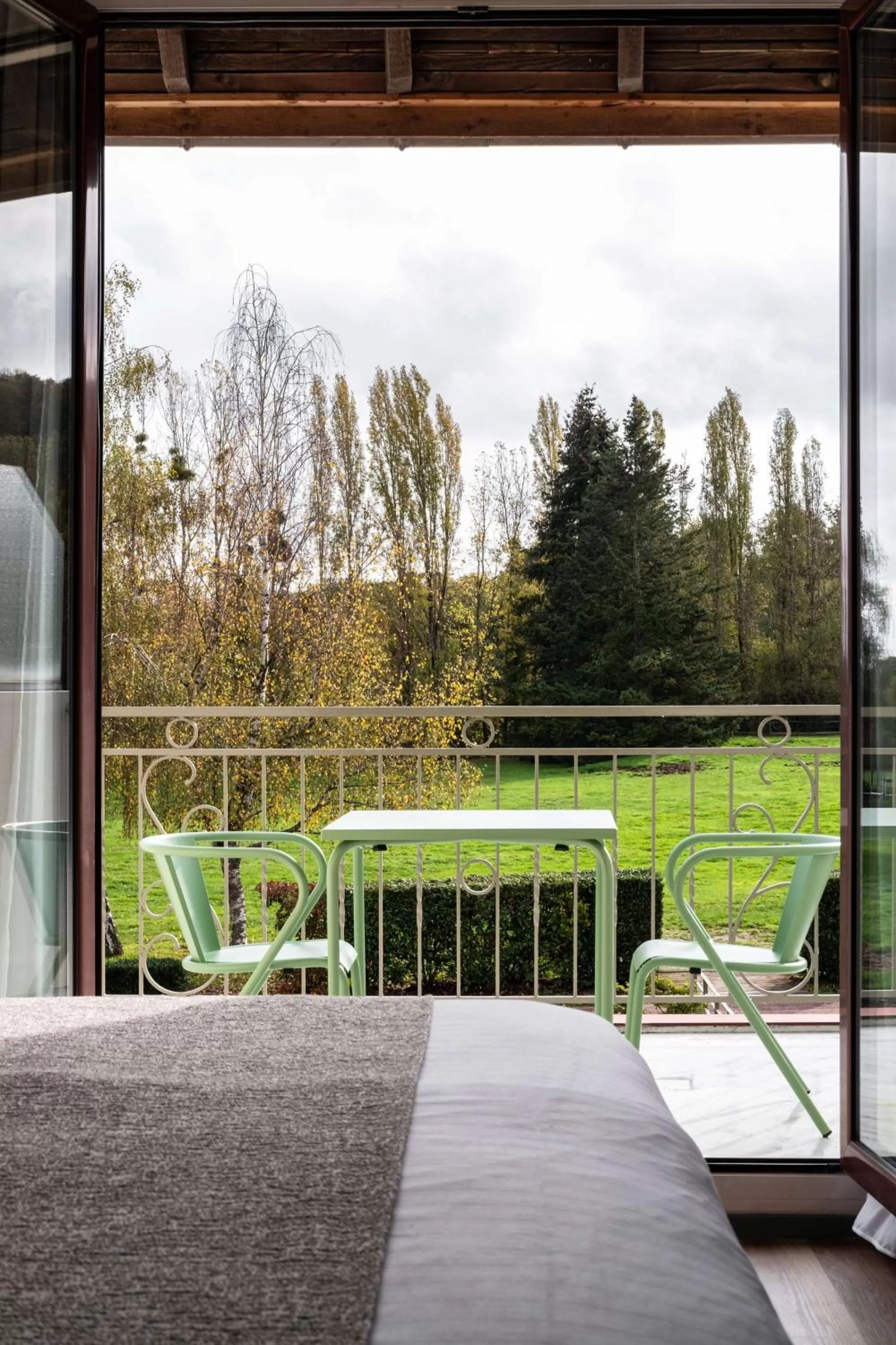 Bedroom in Best Western Plus l'Orée Paris Sud