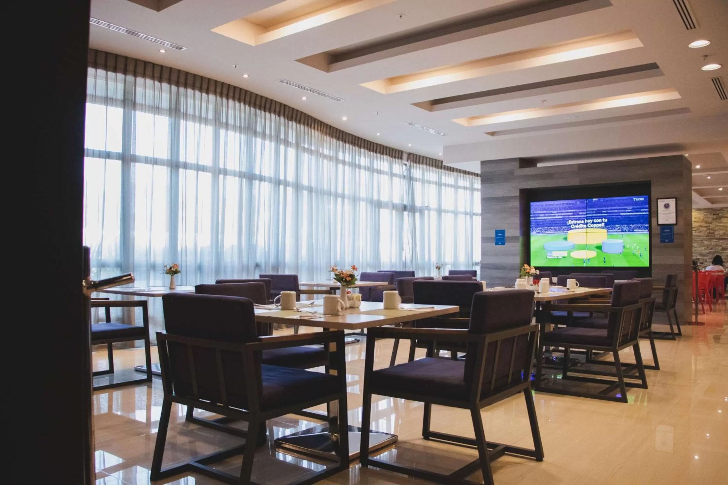 Restaurant/places to eat in Hilton Garden Inn Leon Poliforum