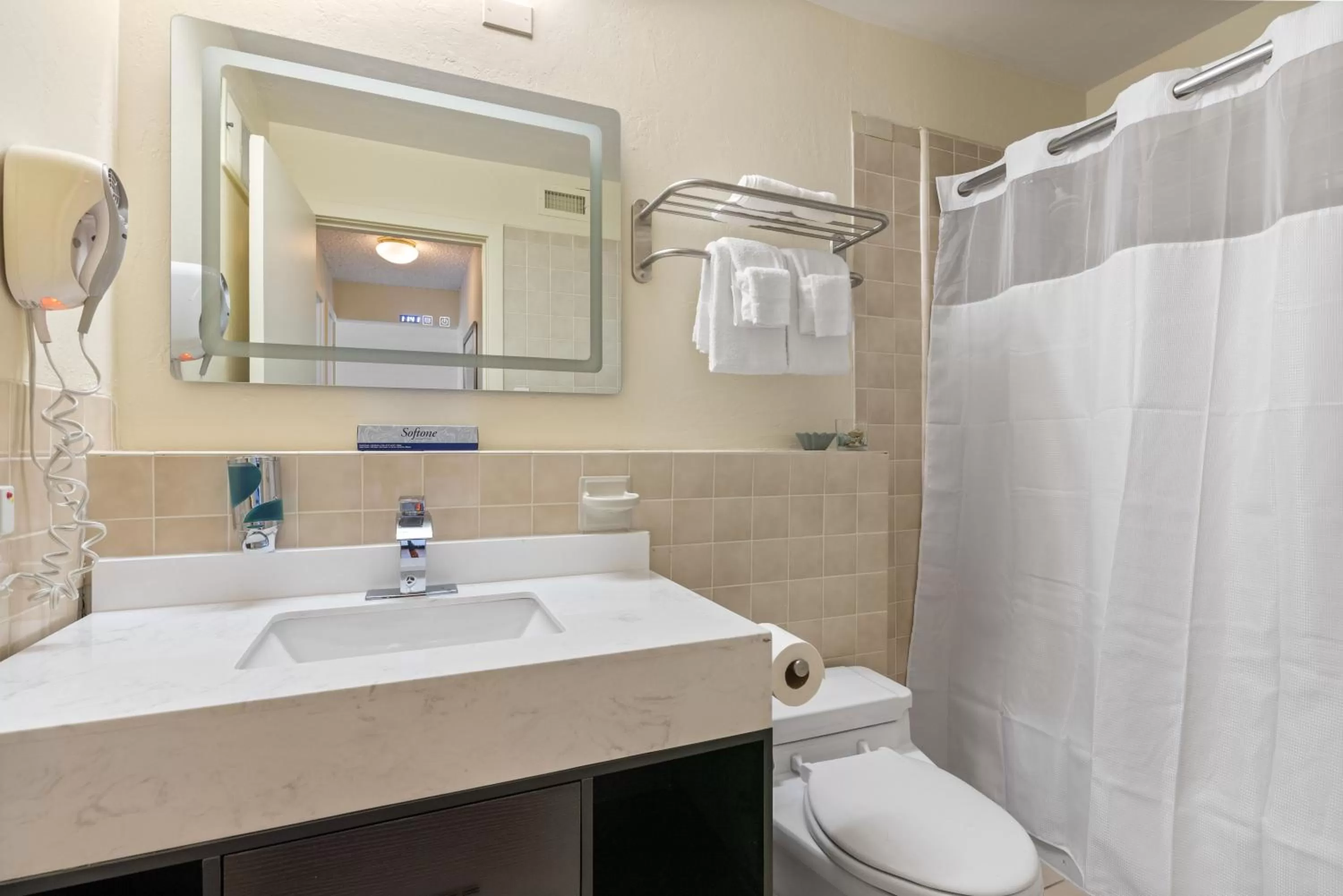 Shower, Bathroom in Konocti Harbor Resort