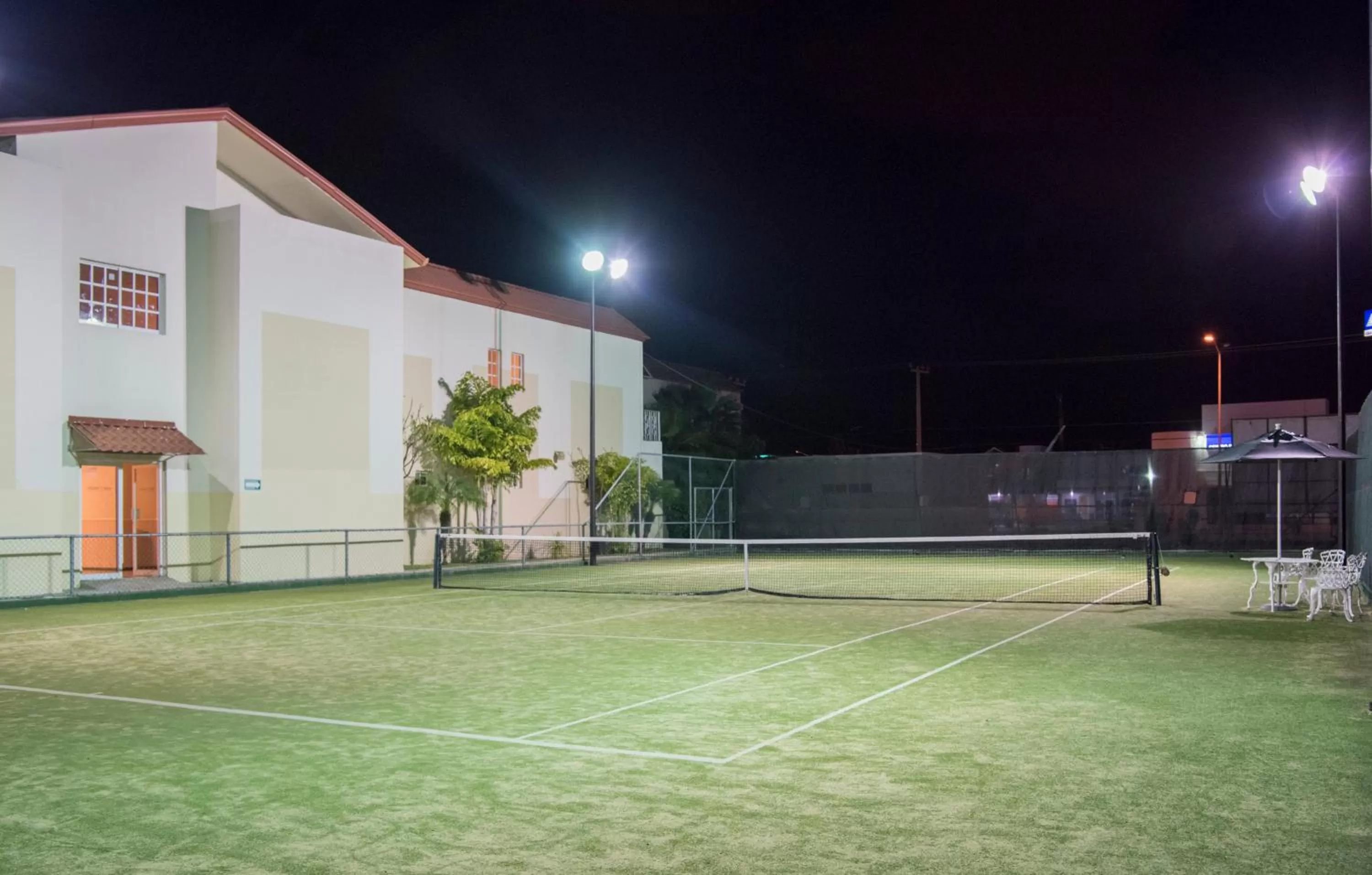 Tennis court in Hotel Ocean View