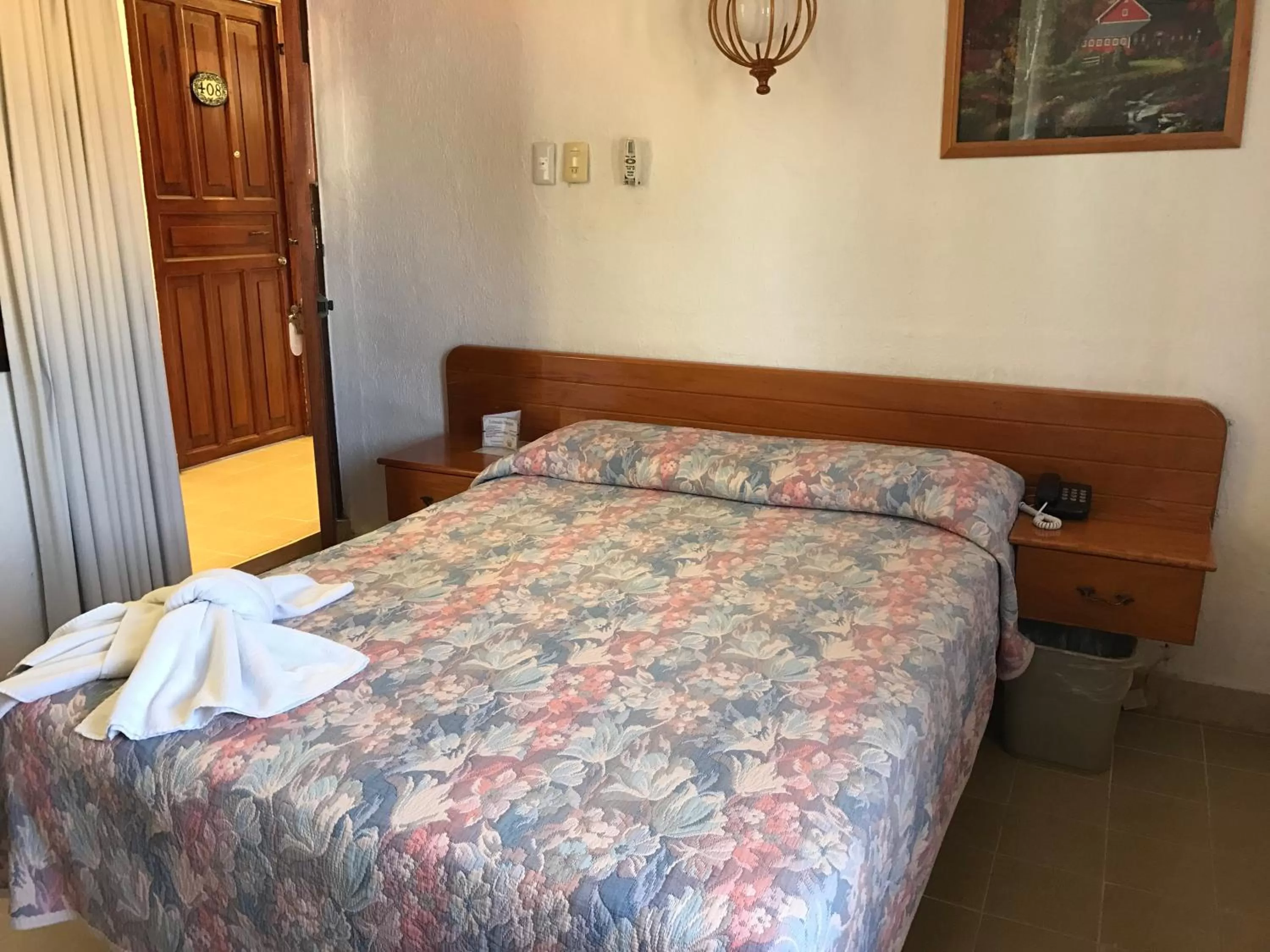 Photo of the whole room, Bed in Arcos hotel