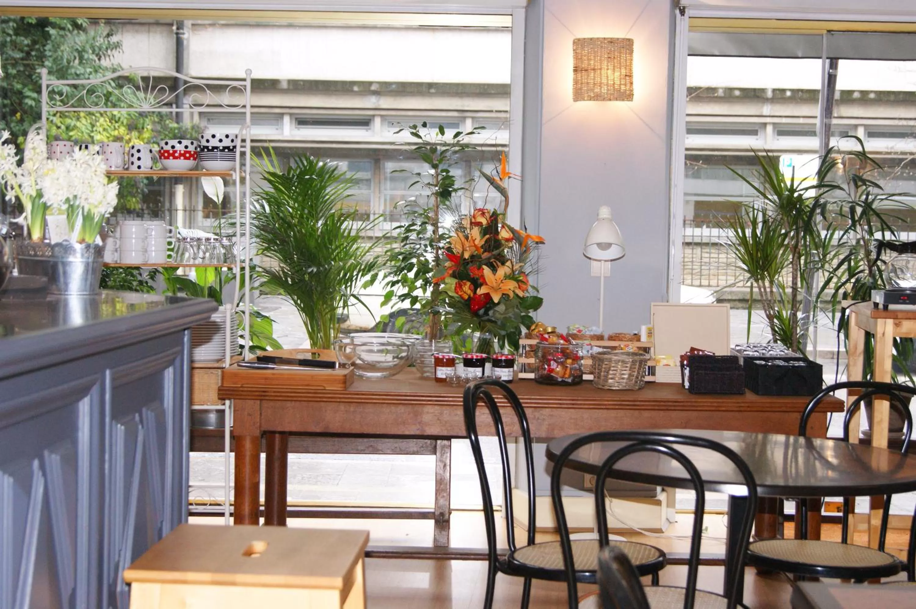 Continental breakfast in Hôtel Central