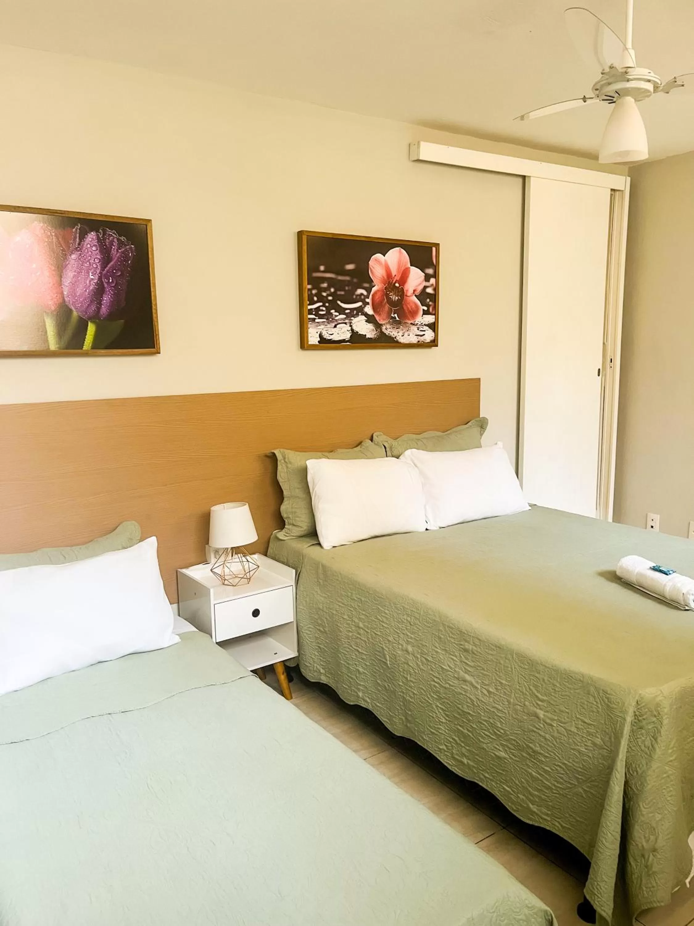 Photo of the whole room, Bed in Aconchego