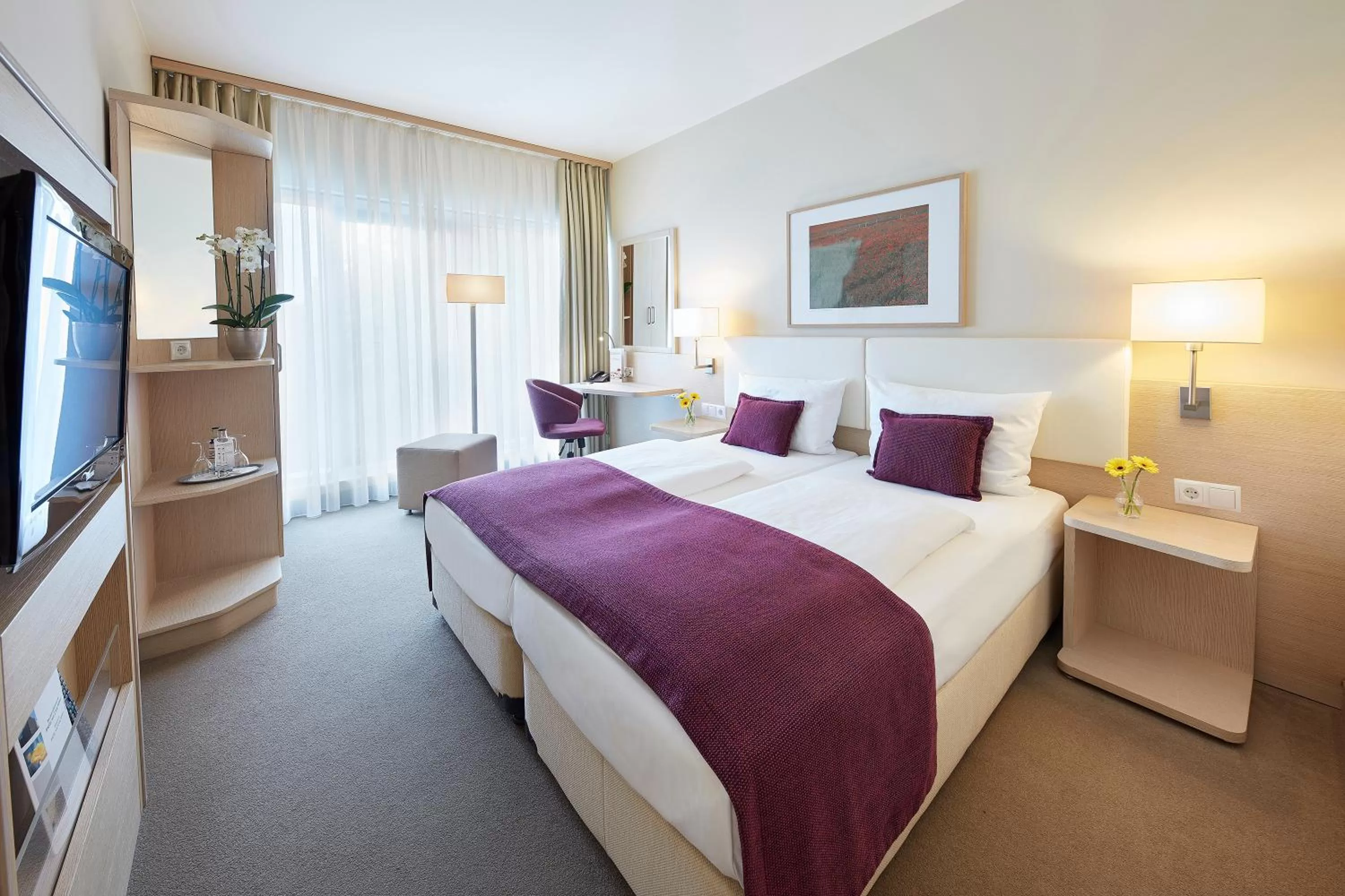 Photo of the whole room, Bed in GHOTEL hotel & living Koblenz