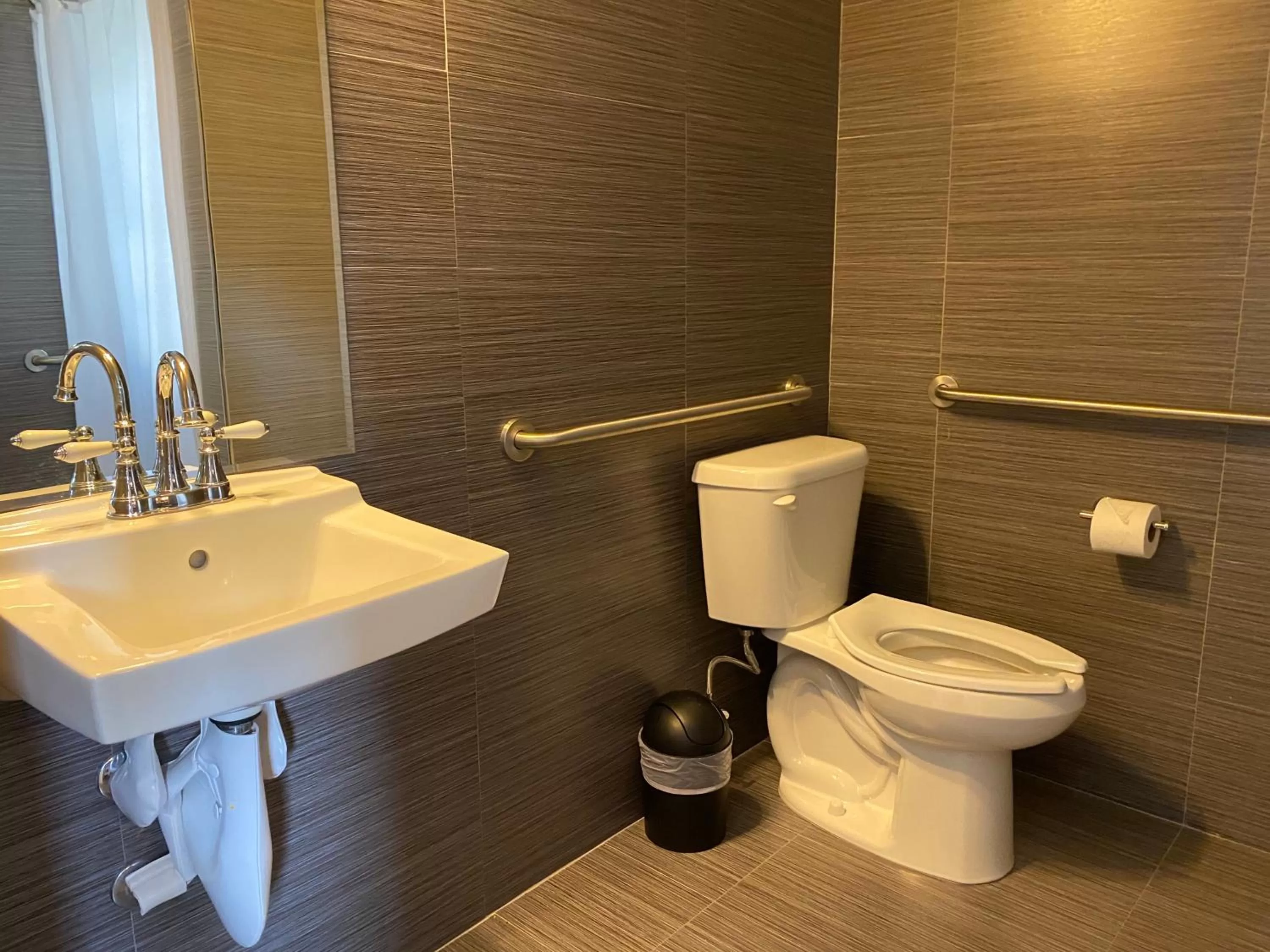 Shower in Harding Boutique Apartments