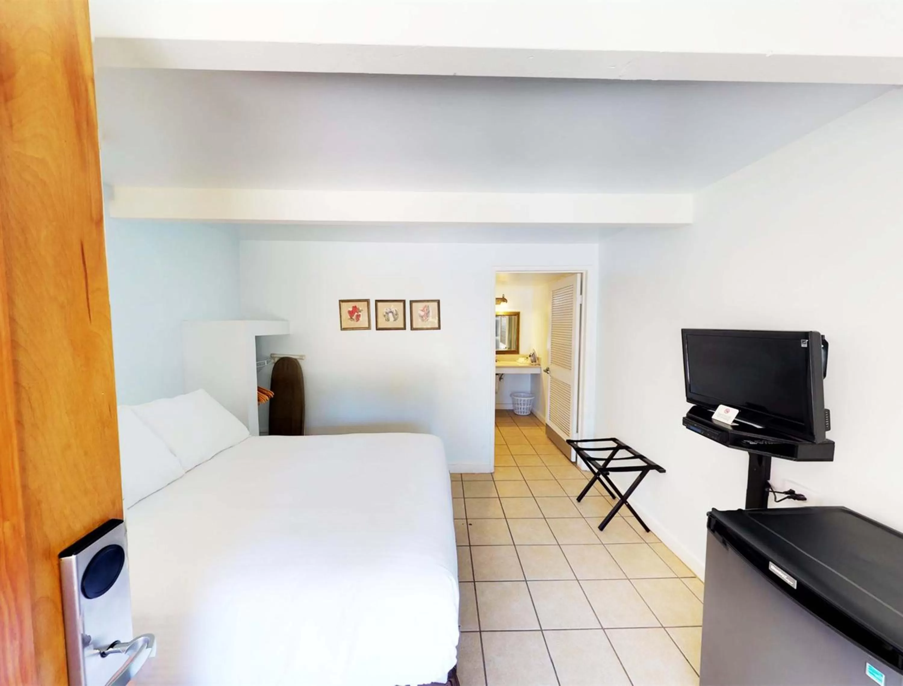 Bed in Hotel Moloka'i