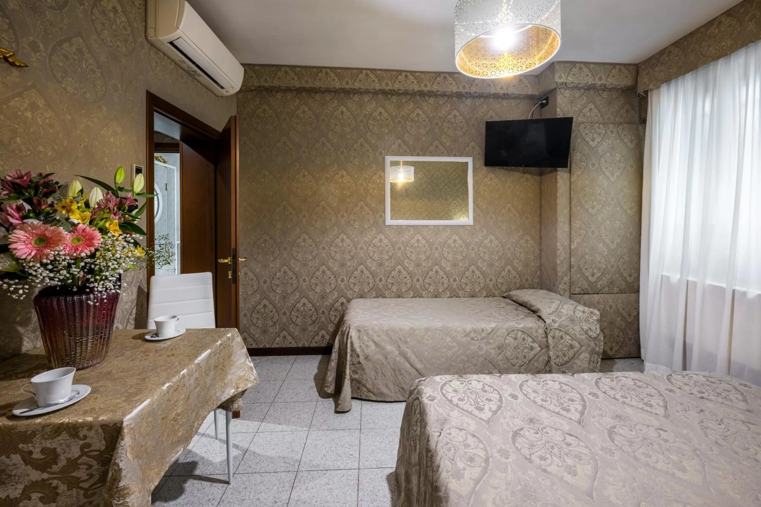Bedroom, Bed in Hotel Apostoli Garden