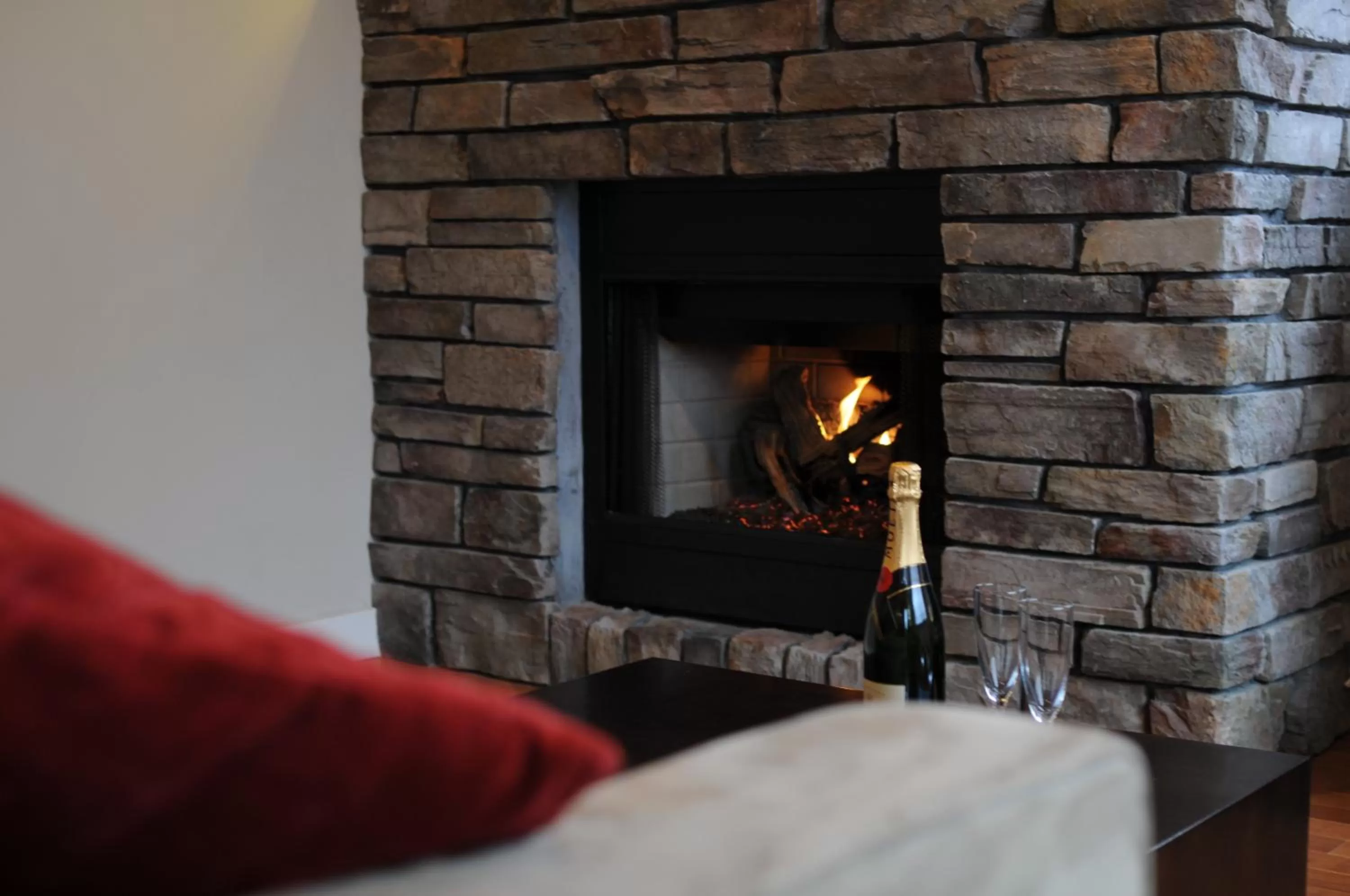 Communal lounge/ TV room in Fresh Powder Accommodation