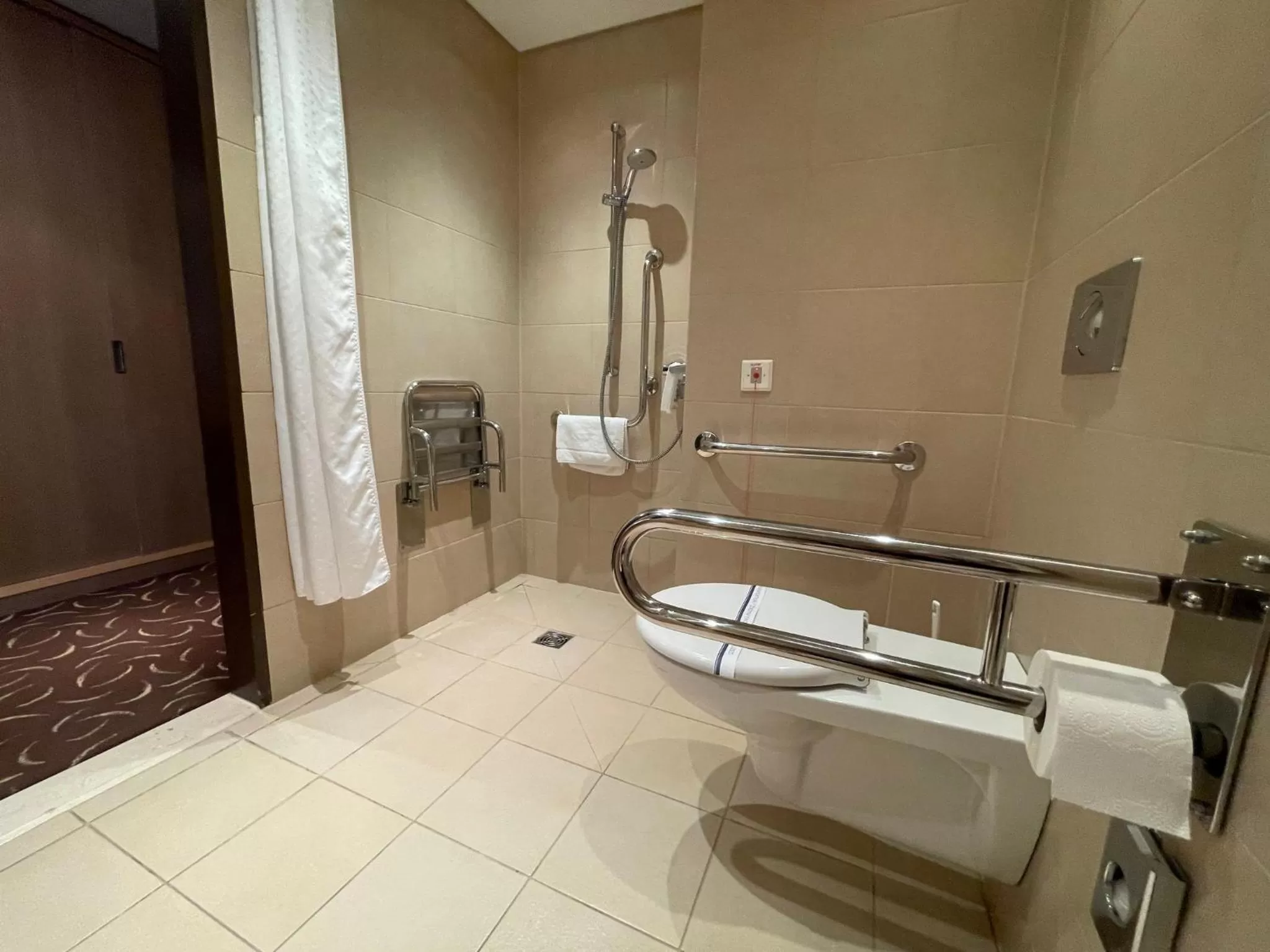 Bathroom in Holiday Inn Resort Warsaw Józefów by IHG