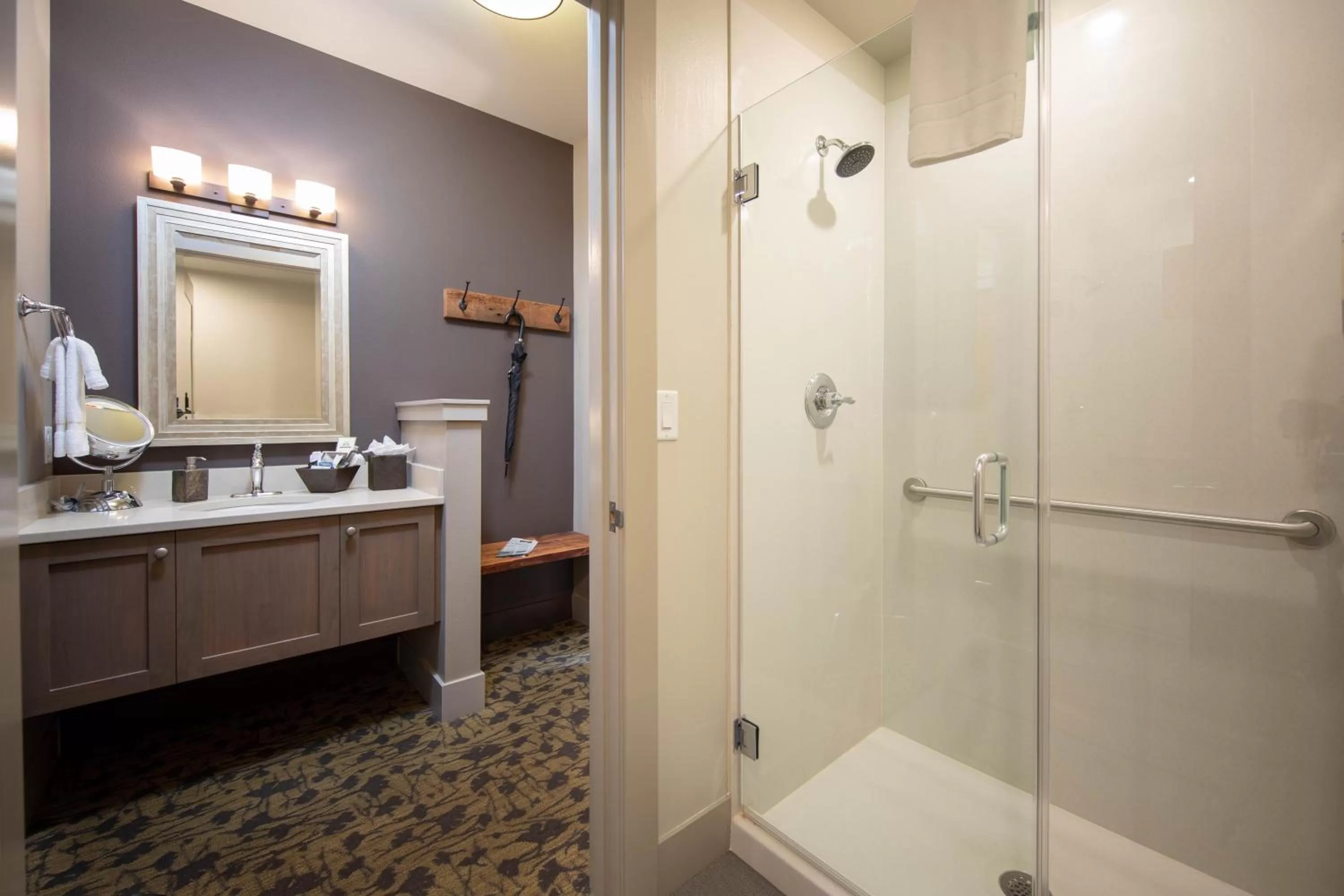 Shower, Bathroom in Inn at Lynden