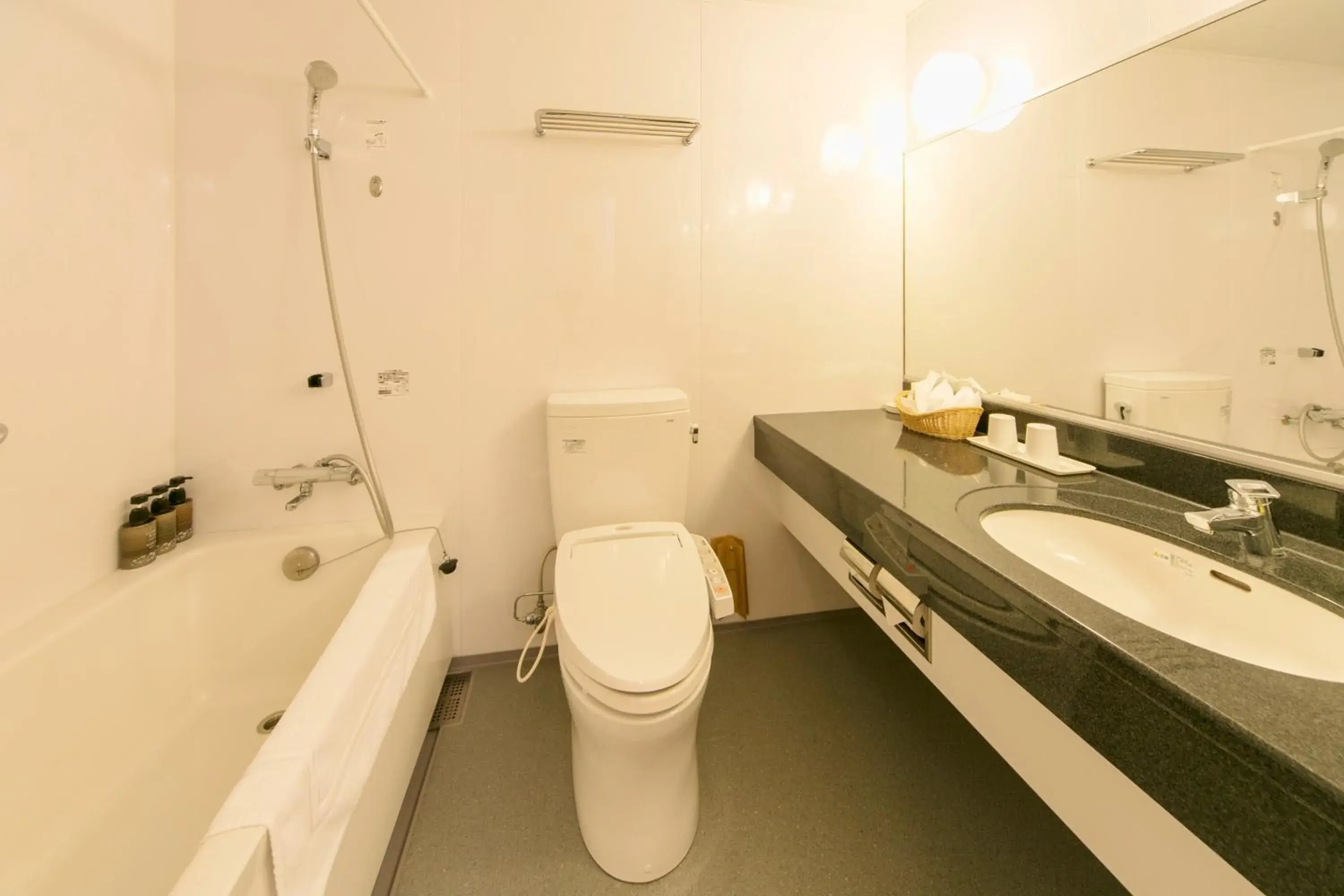 Standard Twin Room - Smoking in Kobe Seishin Oriental Hotel Standard Twin Room - Smoking in Kobe Seishin Oriental Hotel