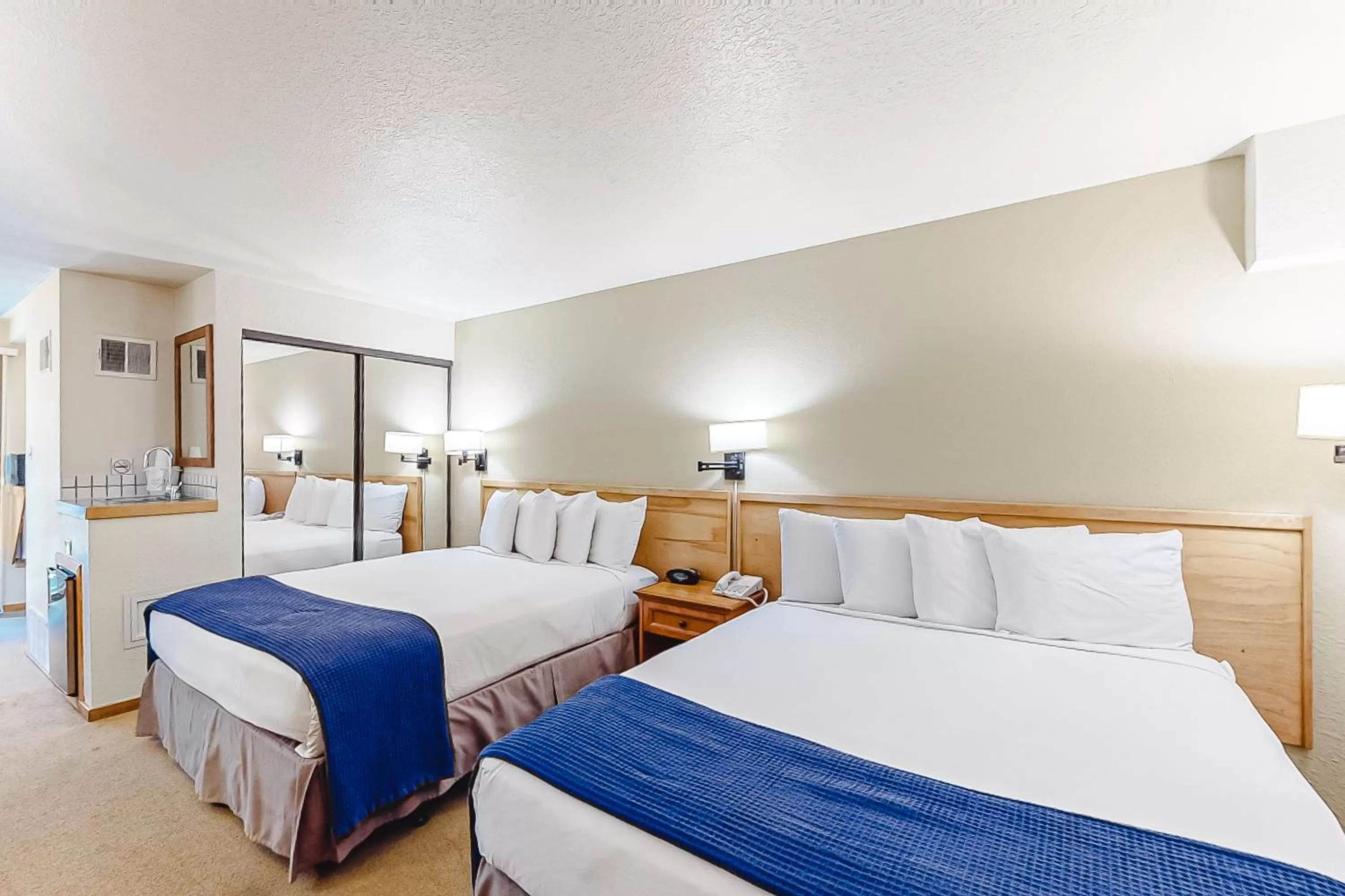 Deluxe Queen Studio  in Aspen Mountain Lodge