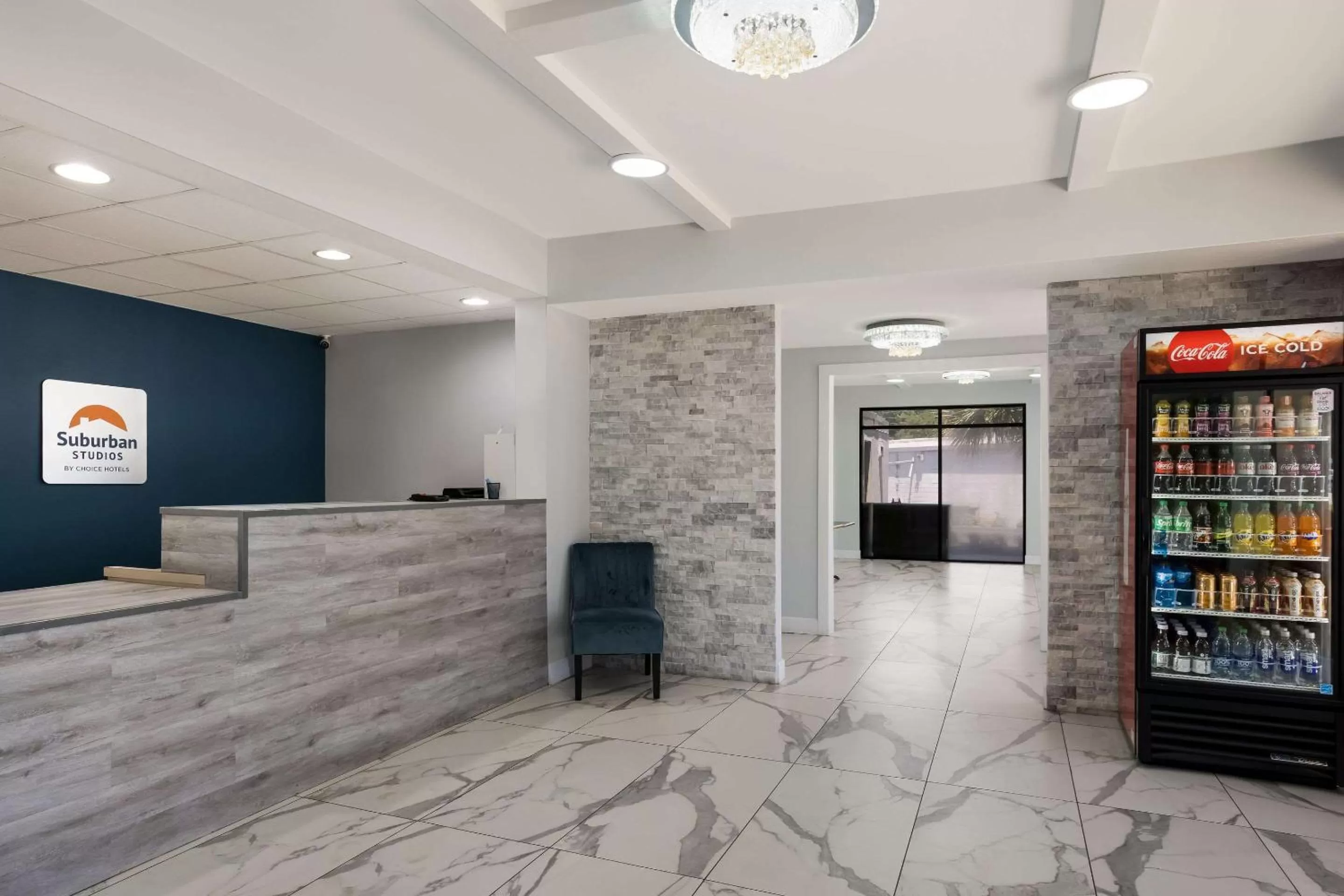 Lobby or reception in Suburban Studios Hinesville - Fort Stewart Area