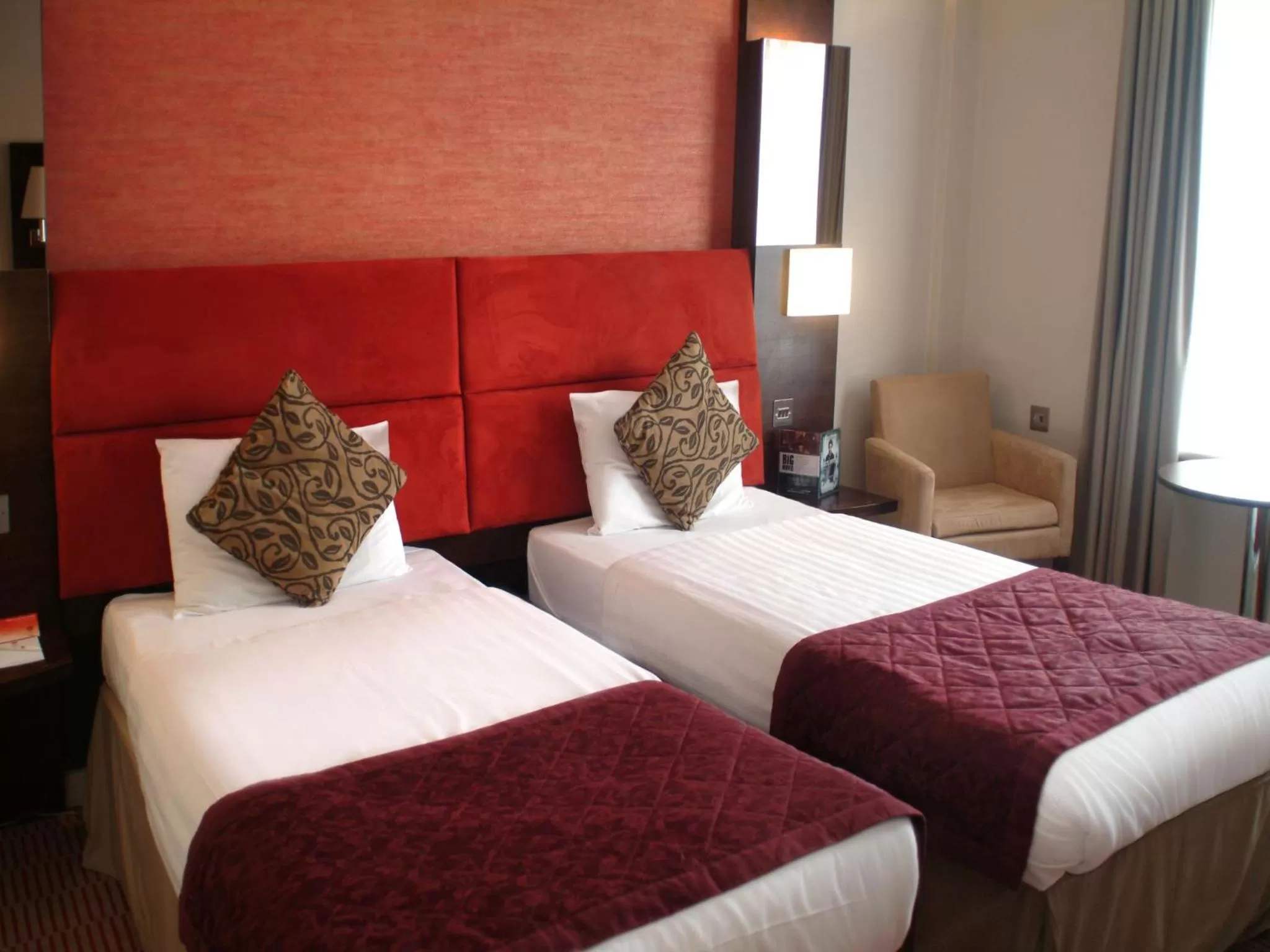 Bedroom, Bed in The Dragon Hotel