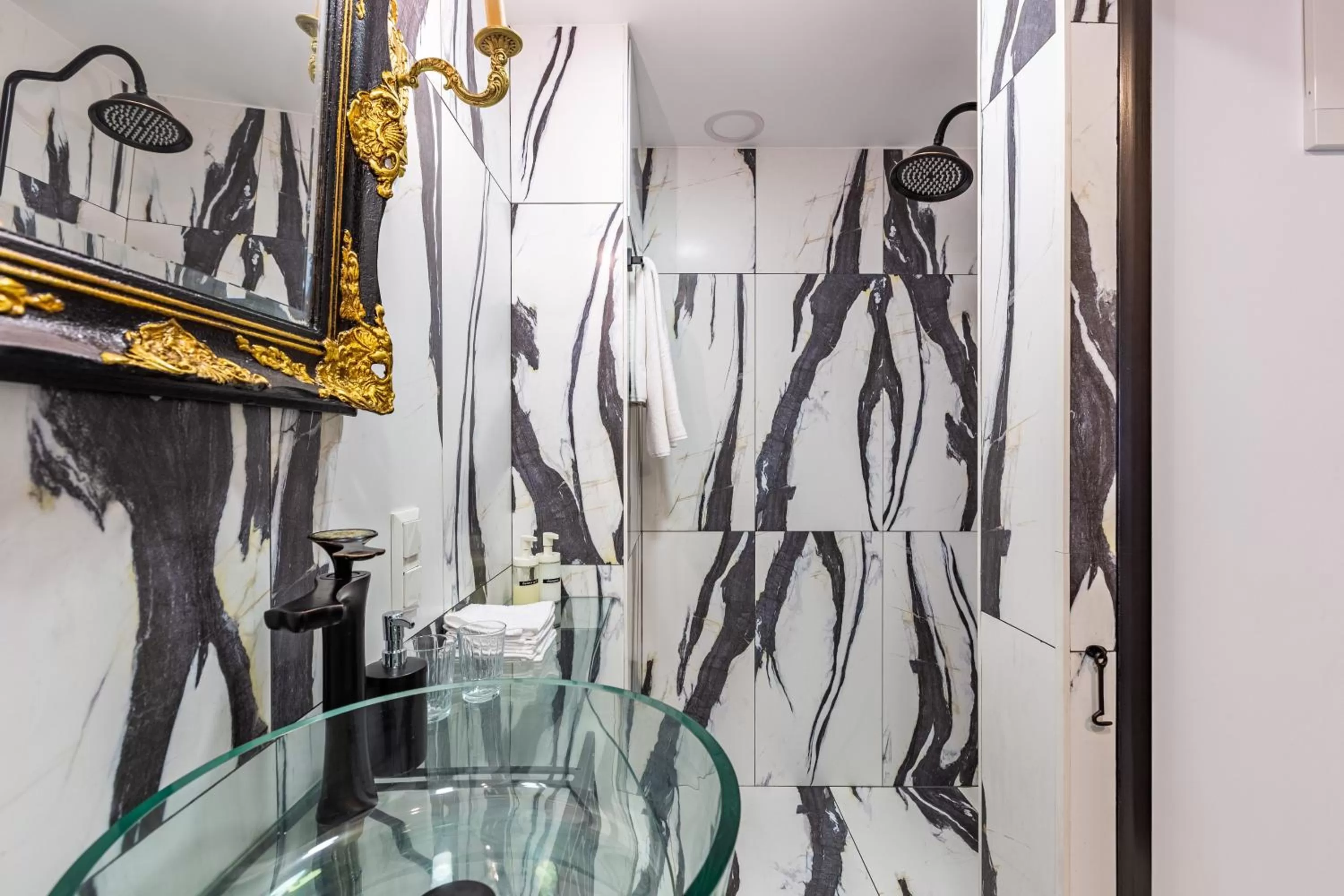 Bathroom in Villa Pera Suite Hotel