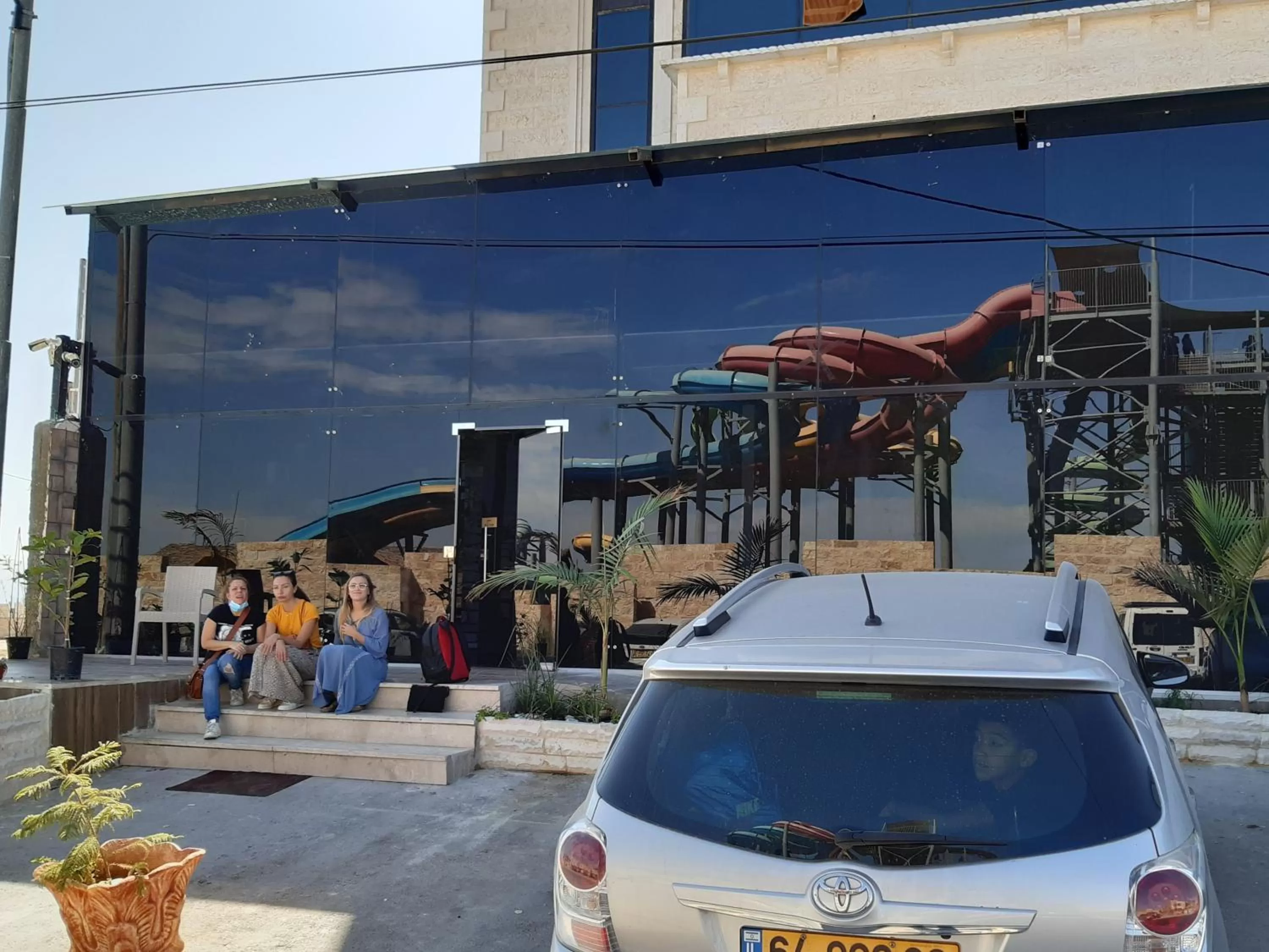 Dolphin Suites Hotel