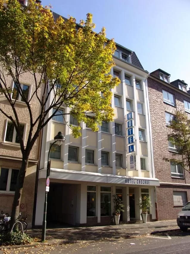 Property building in Hotel Cascade Superior