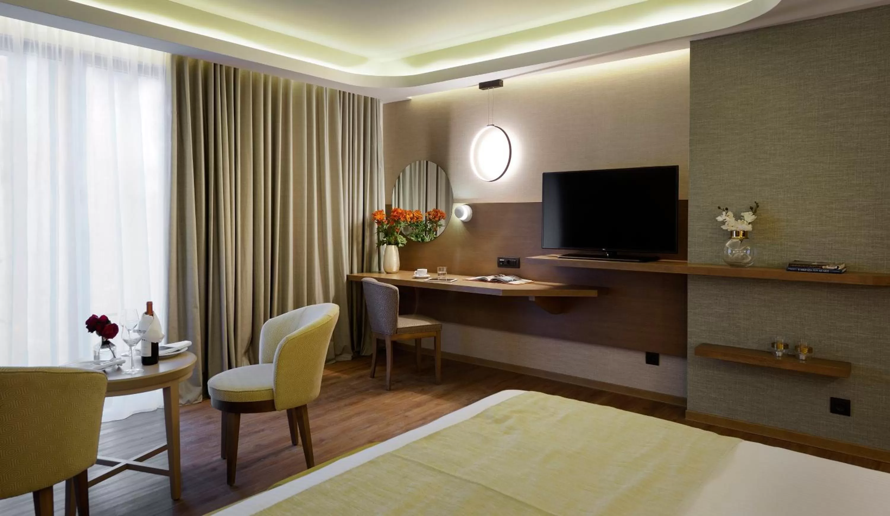 Executive Suite with City View in Wyndham Athens Residence