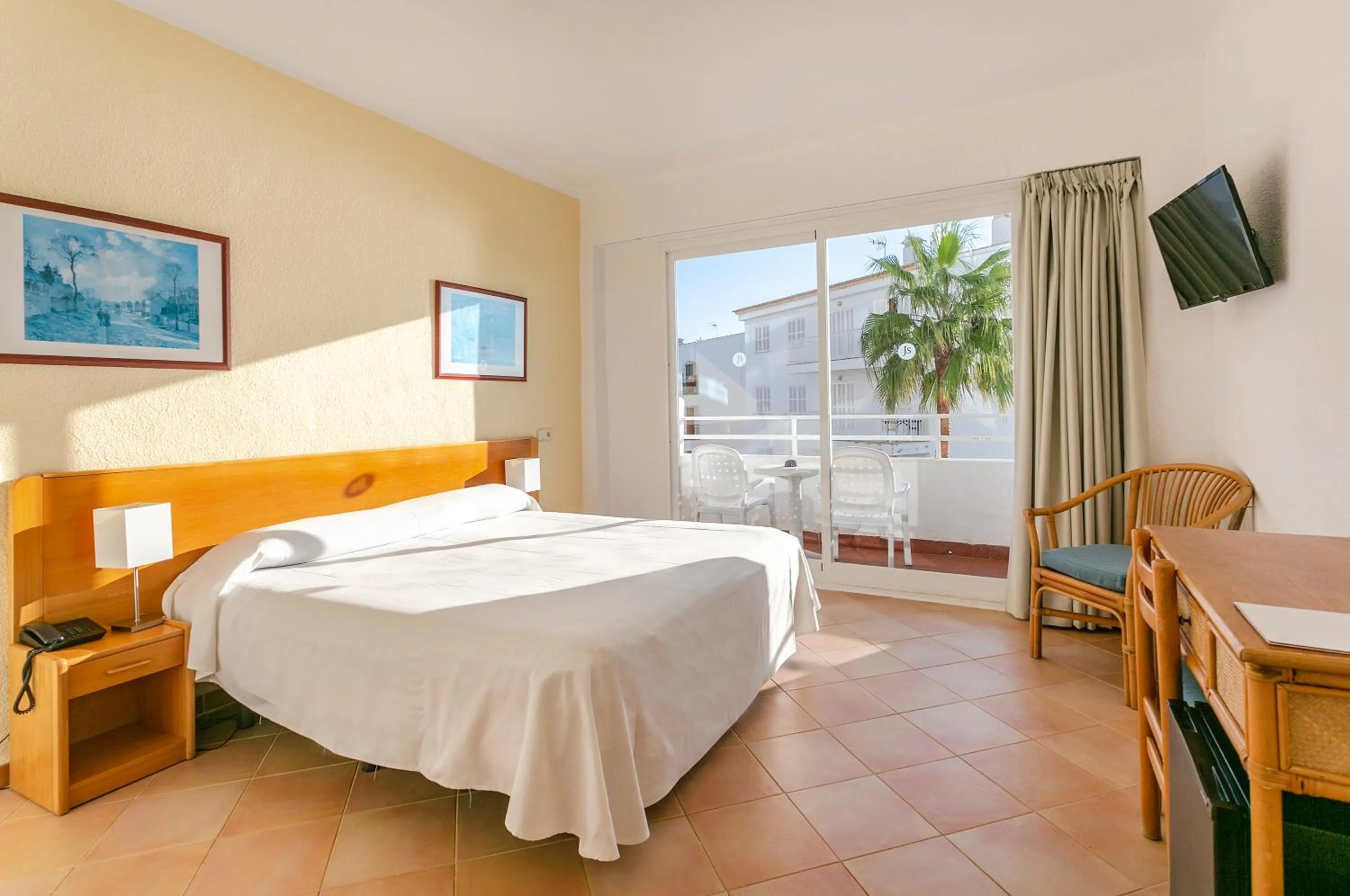 Bed in JS Cape Colom - Adults Only