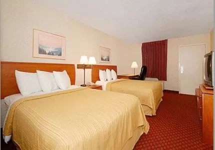Photo of the whole room, Bed in Greenville Inn & Suites