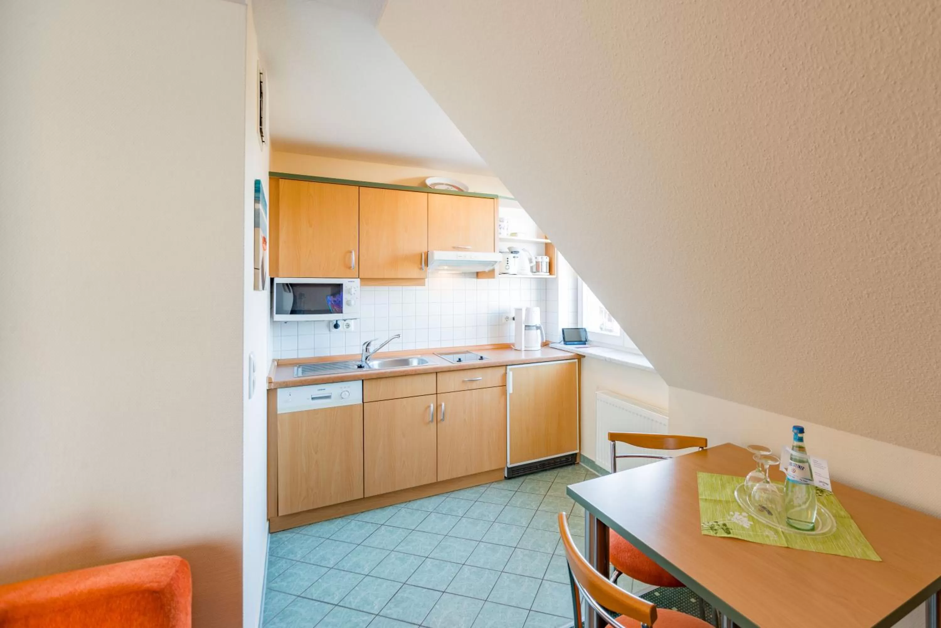 Photo of the whole room, Kitchen/Kitchenette in Am Weststrand Apartmenthaus Waldeck