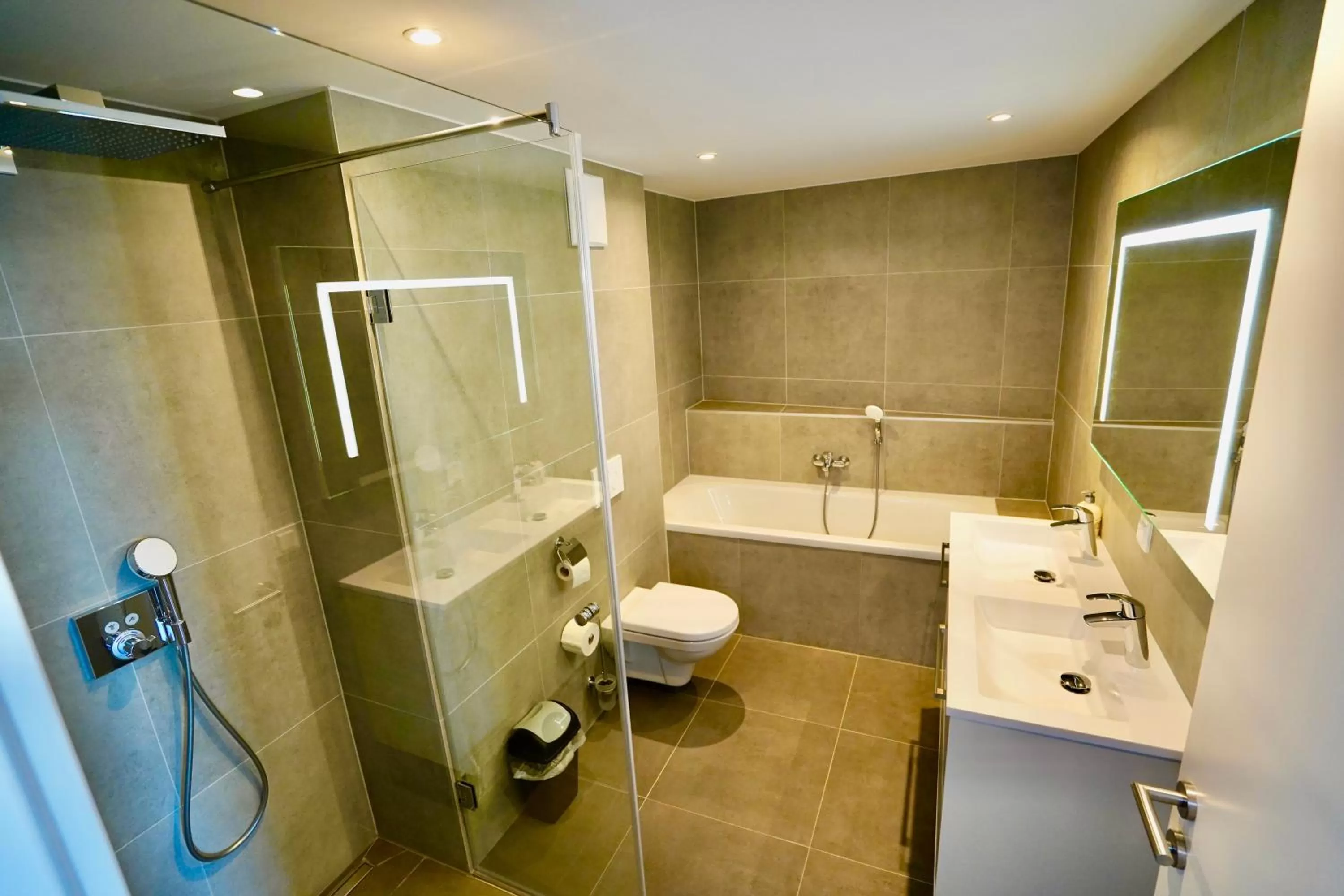 Shower in DM & S Apartment