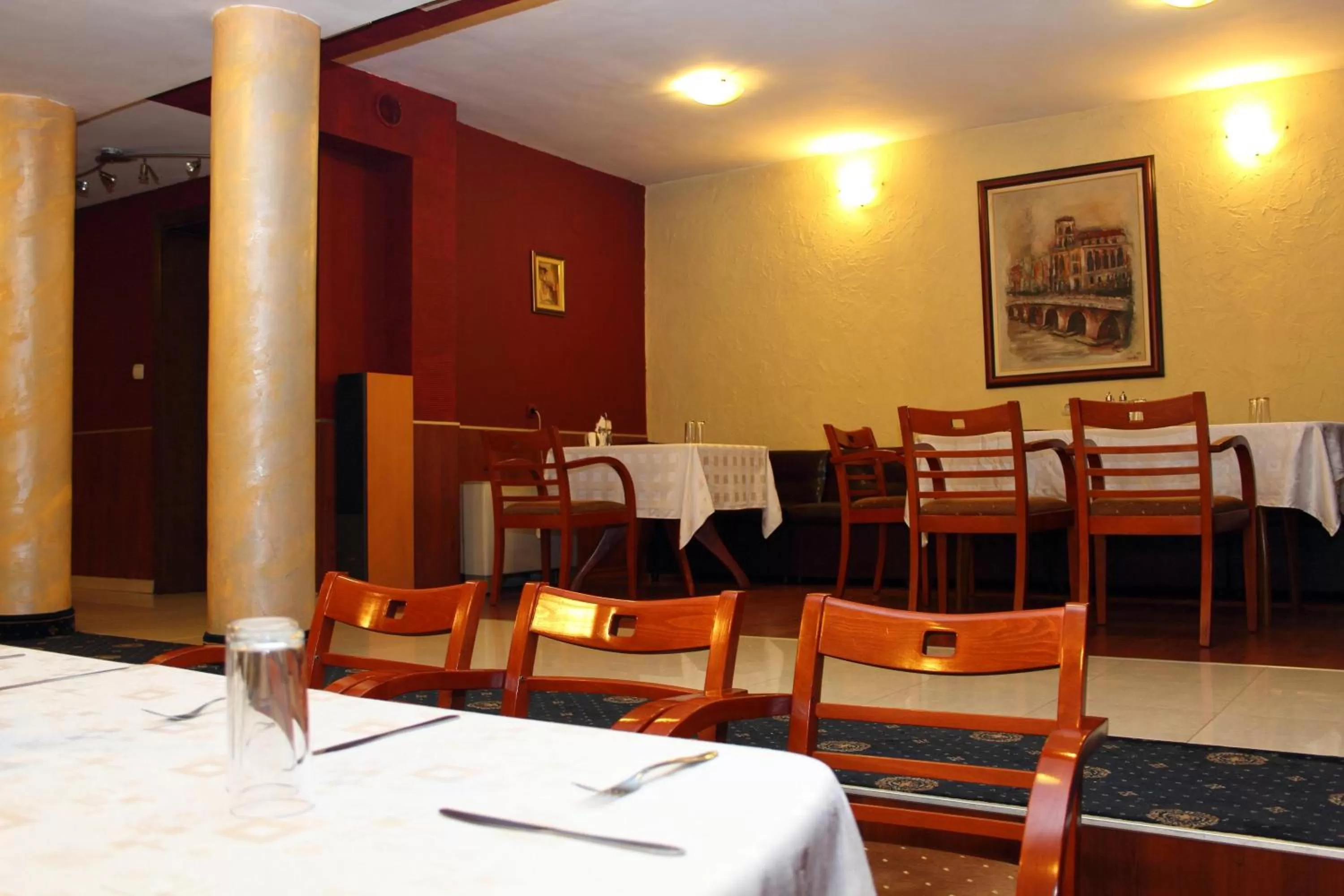 Restaurant/places to eat in Fenix Family Hotel