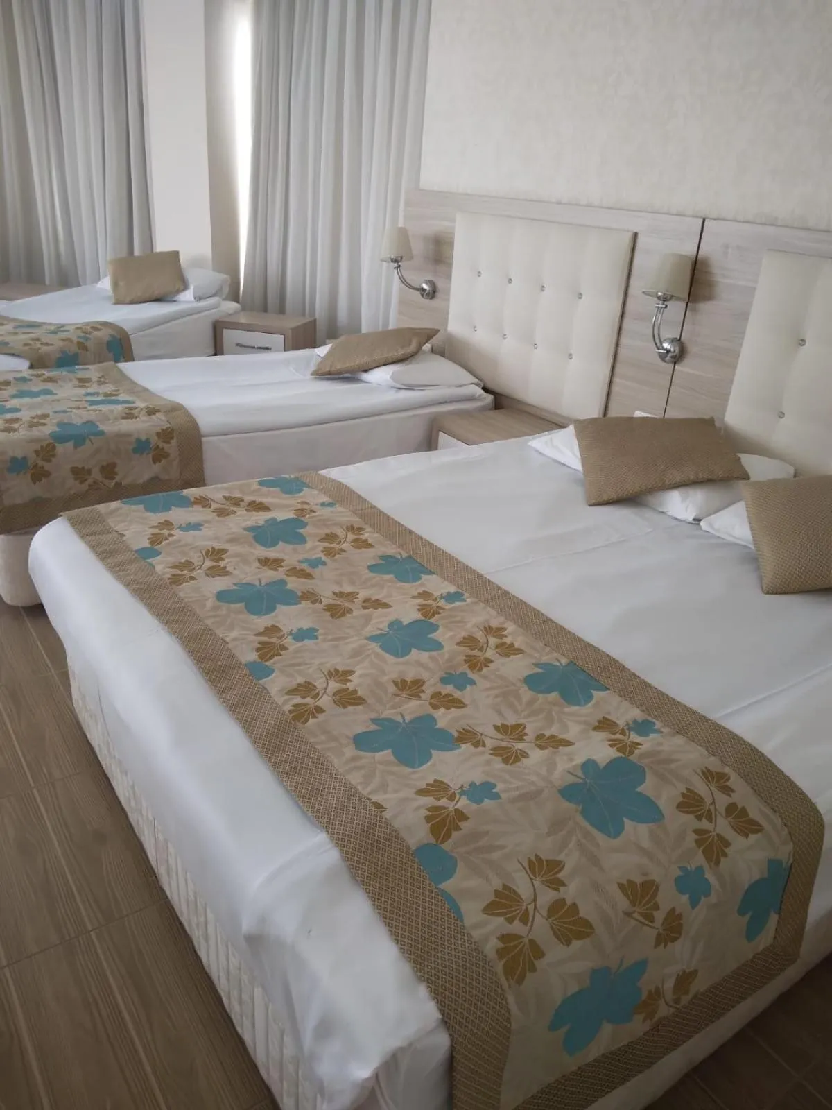 Bedroom, Bed in Cender Hotel