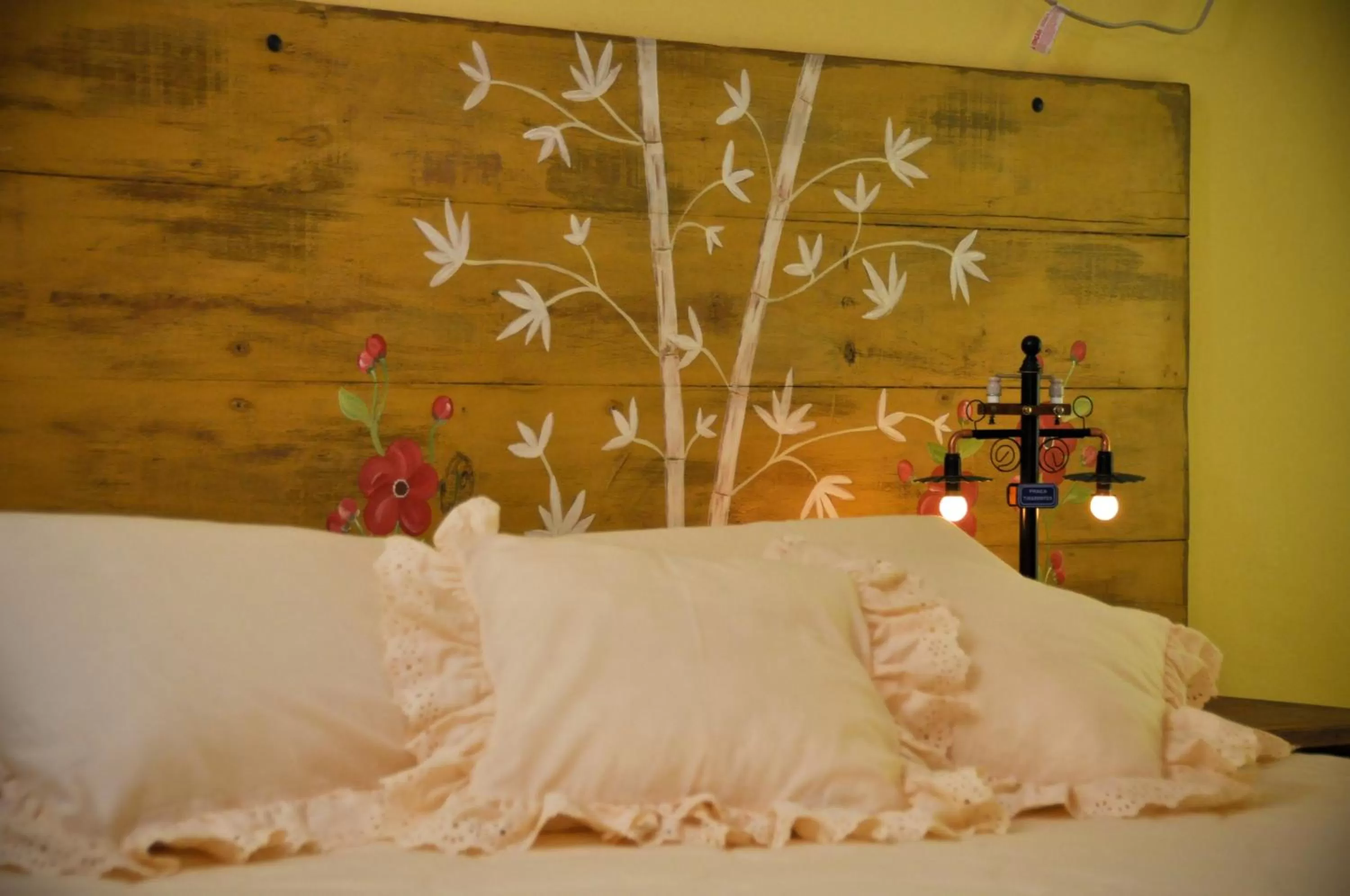 Decorative detail, Bed in Pousada Neuza Barbosa