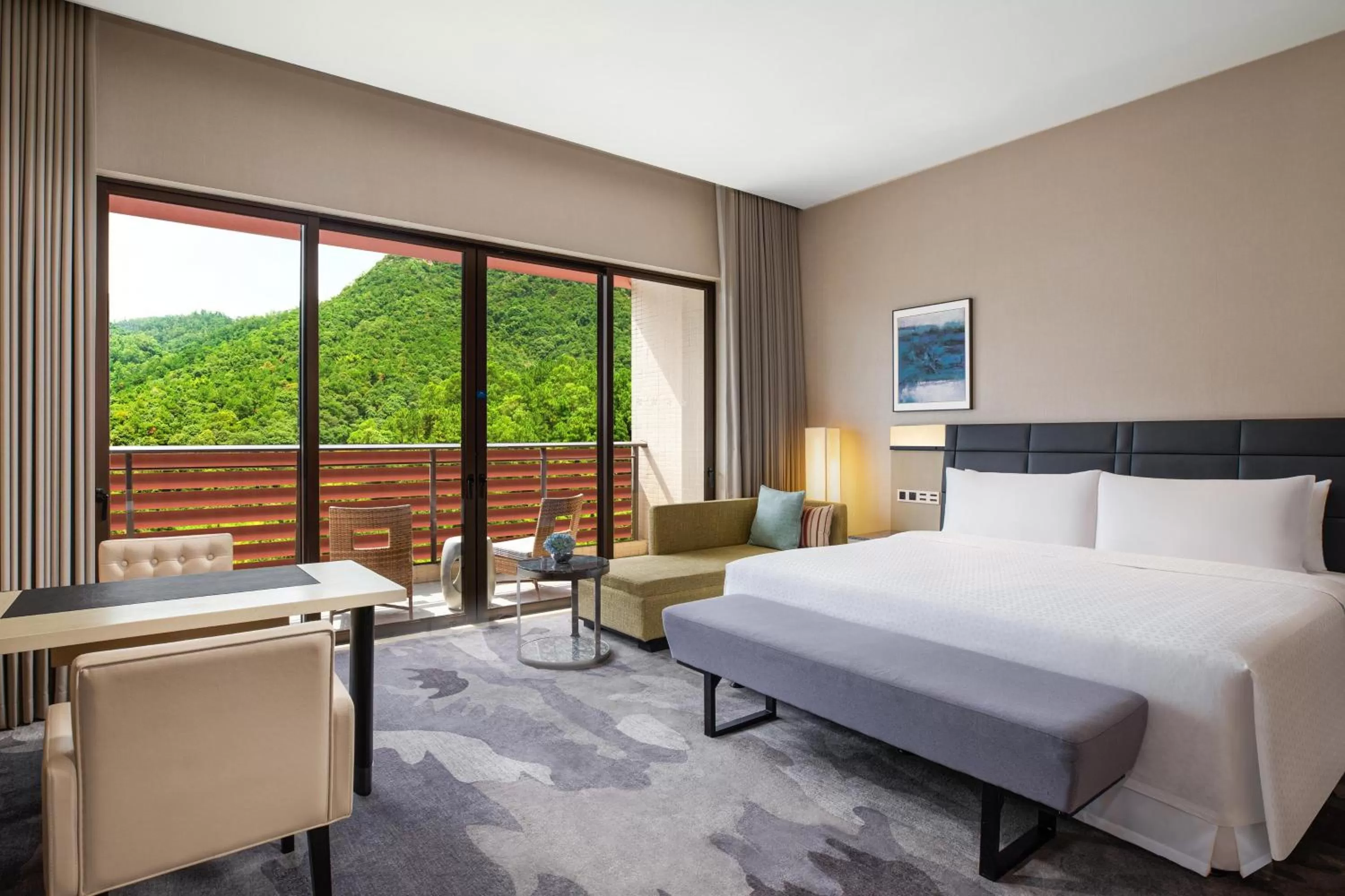 Photo of the whole room, Bed in Four Points by Sheraton Guangdong, Heshan