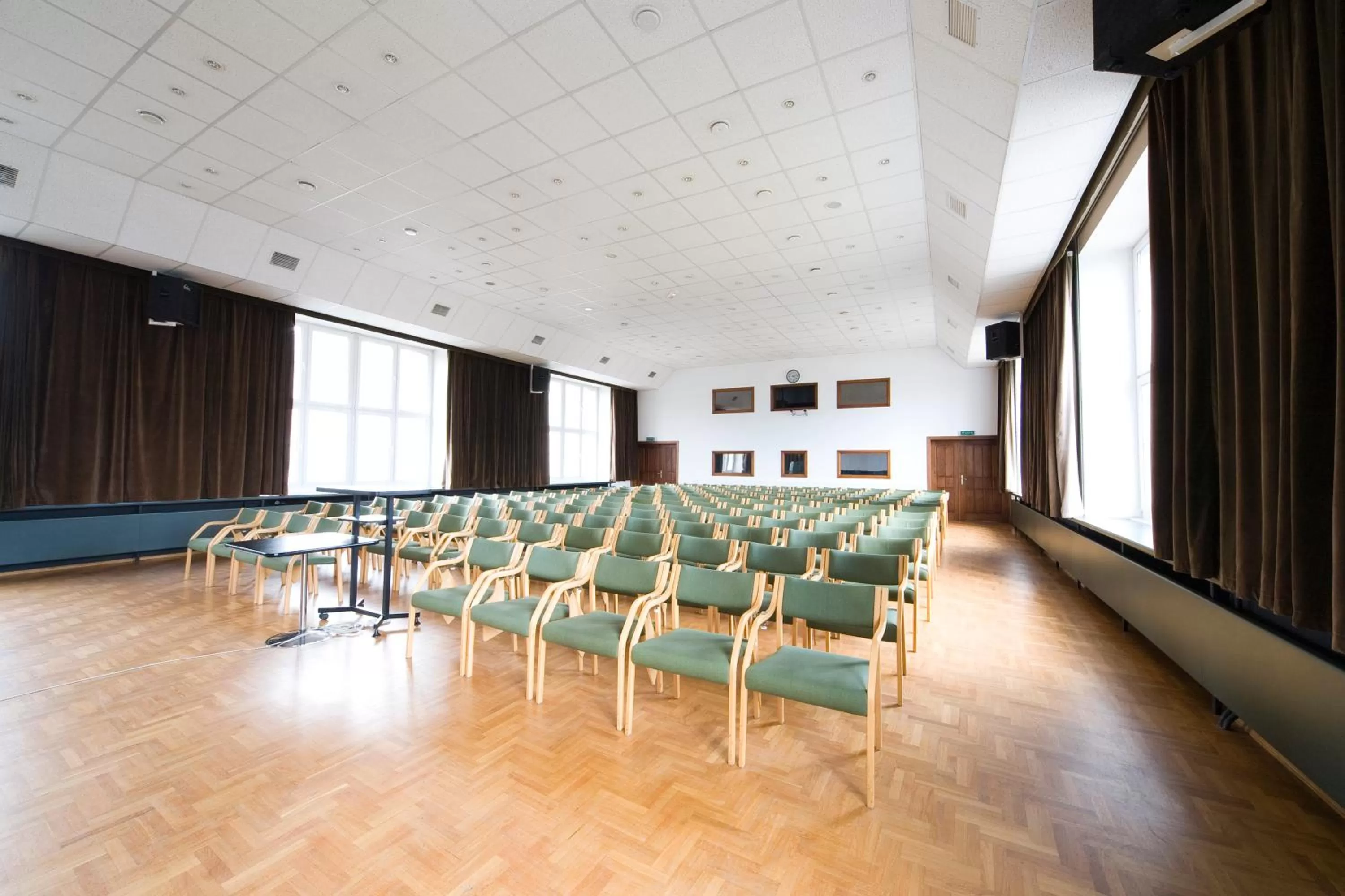 Business facilities in Hotel IOR