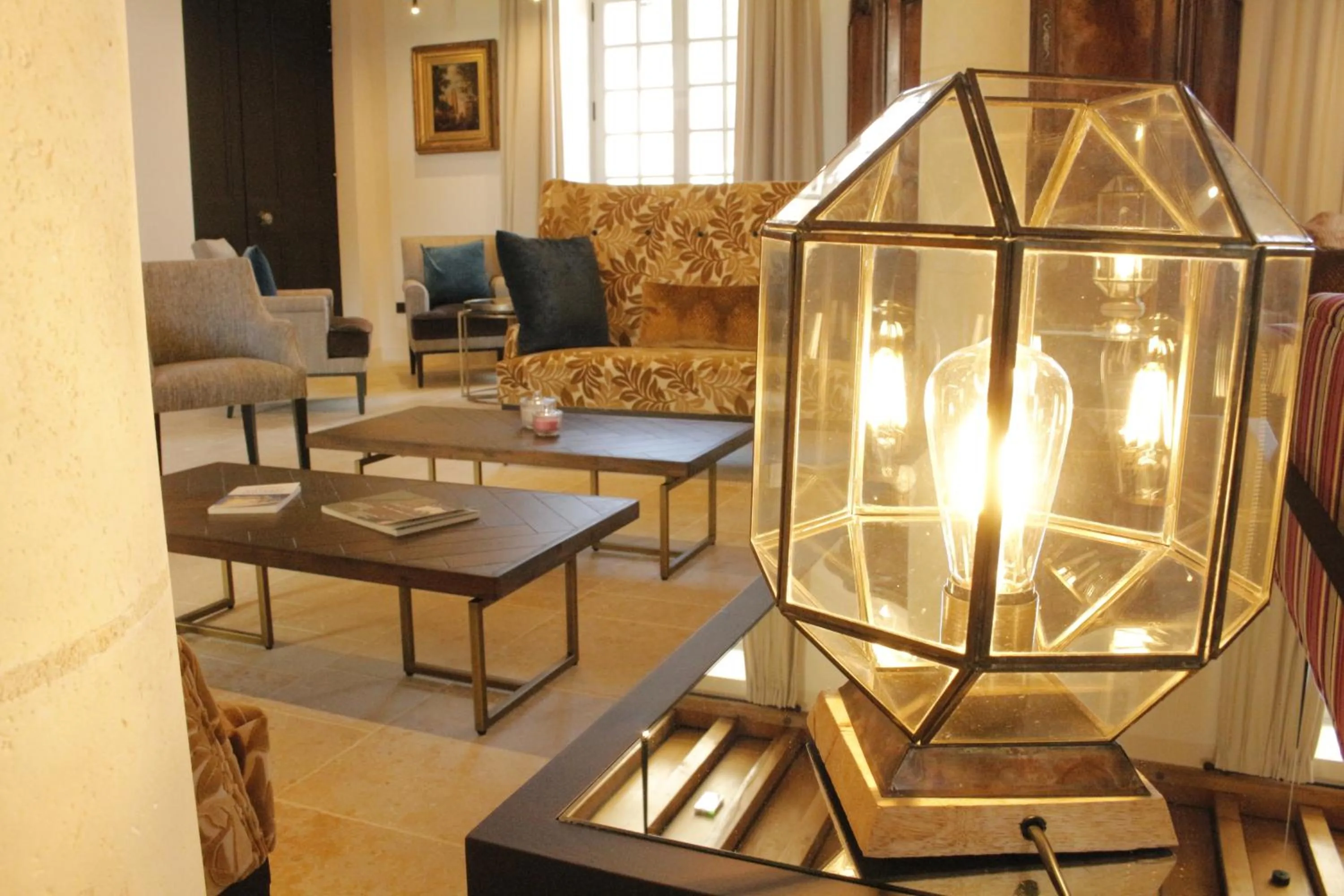 Seating area in College des Doctrinaires