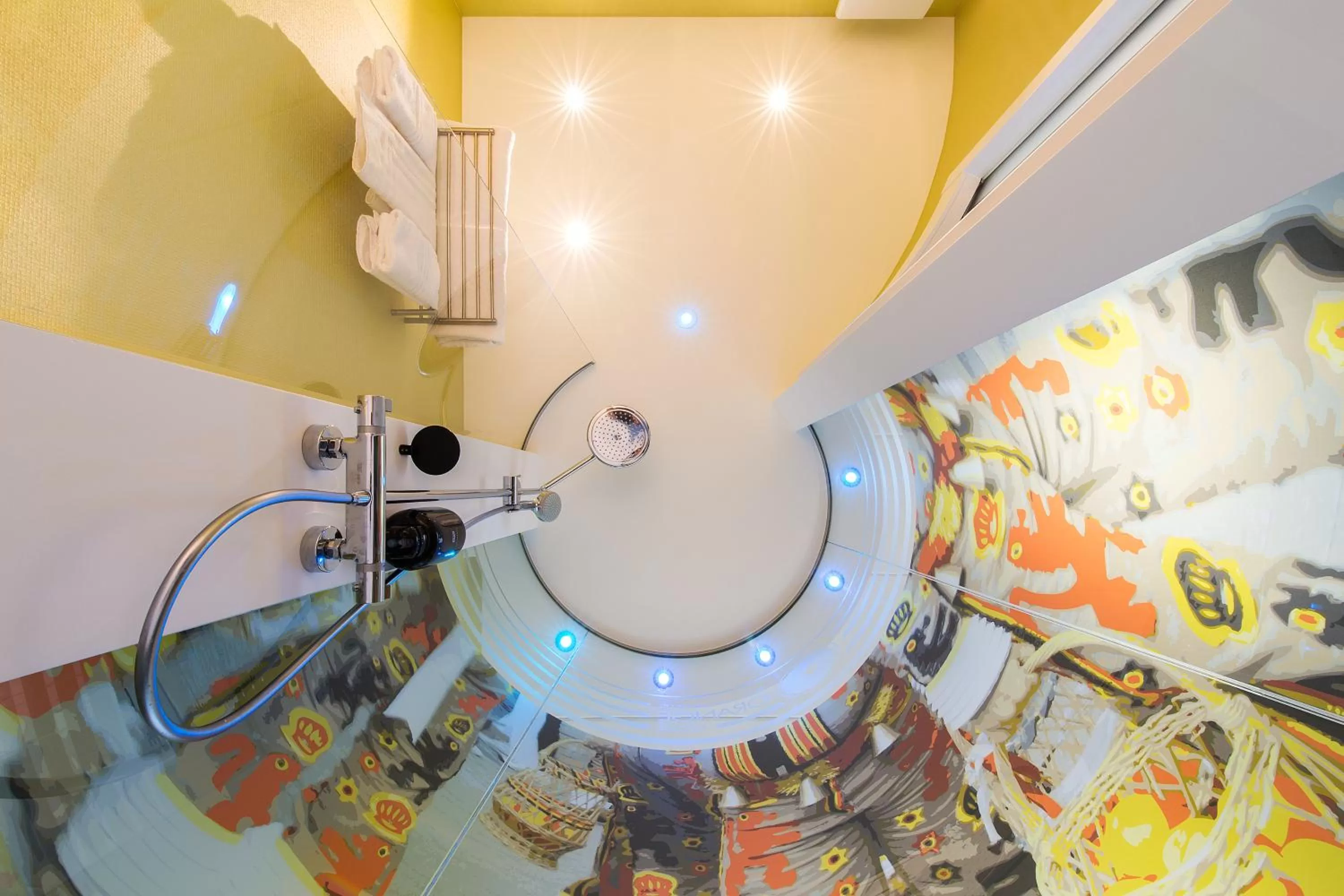 Shower in Orange Hotel La Louvière