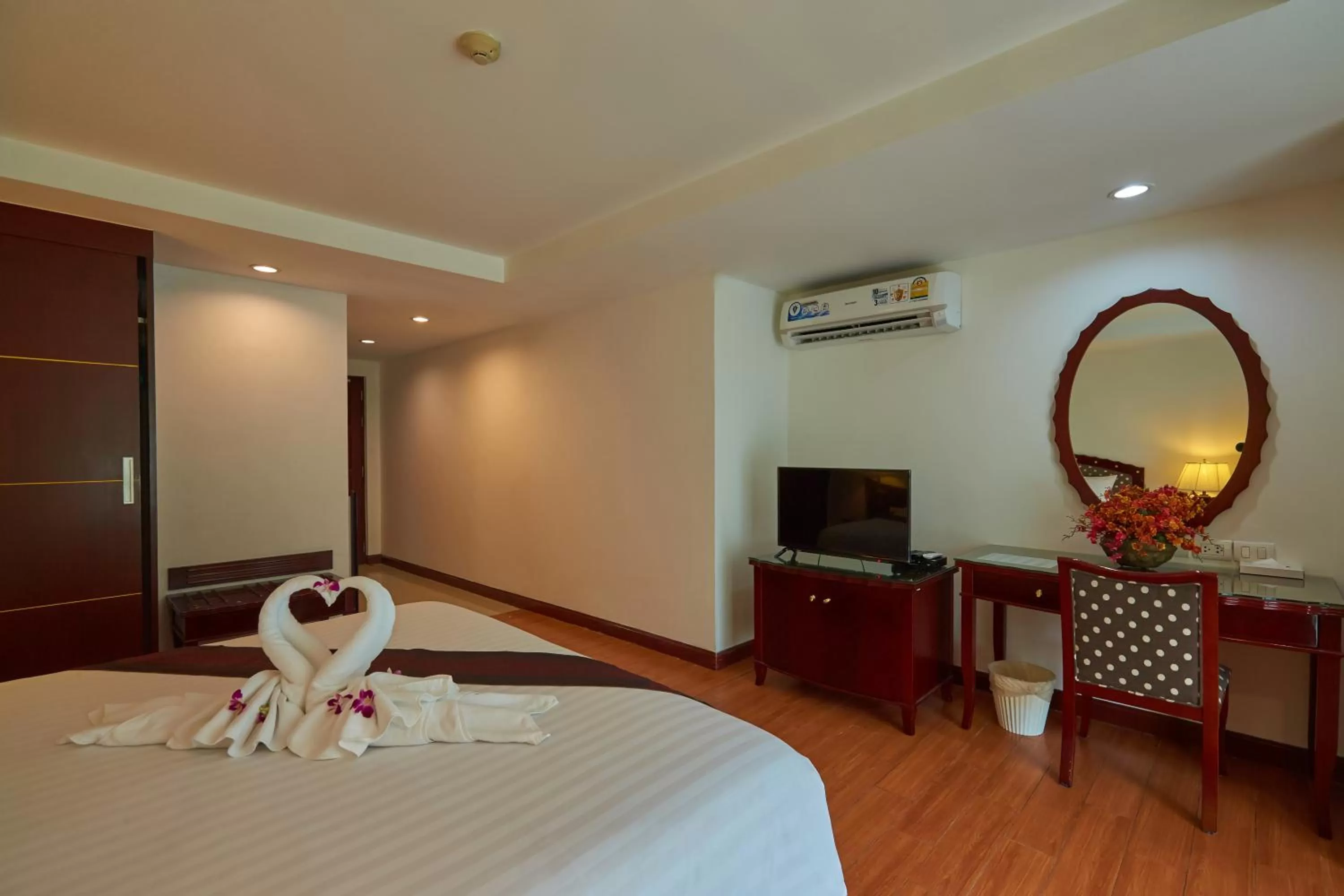 Photo of the whole room, Bed in Nana Hiso Hotel