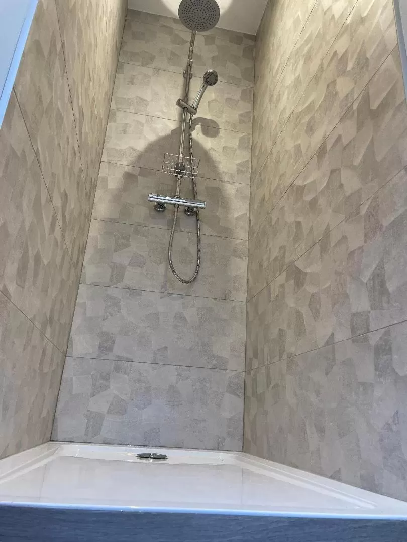 Shower, Bathroom in Chez la p'tite Marie